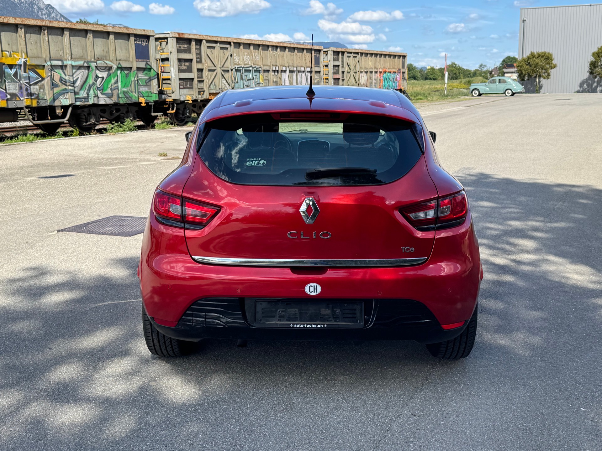 RENAULT Clio 0.9 12V Swiss Edition-image-3