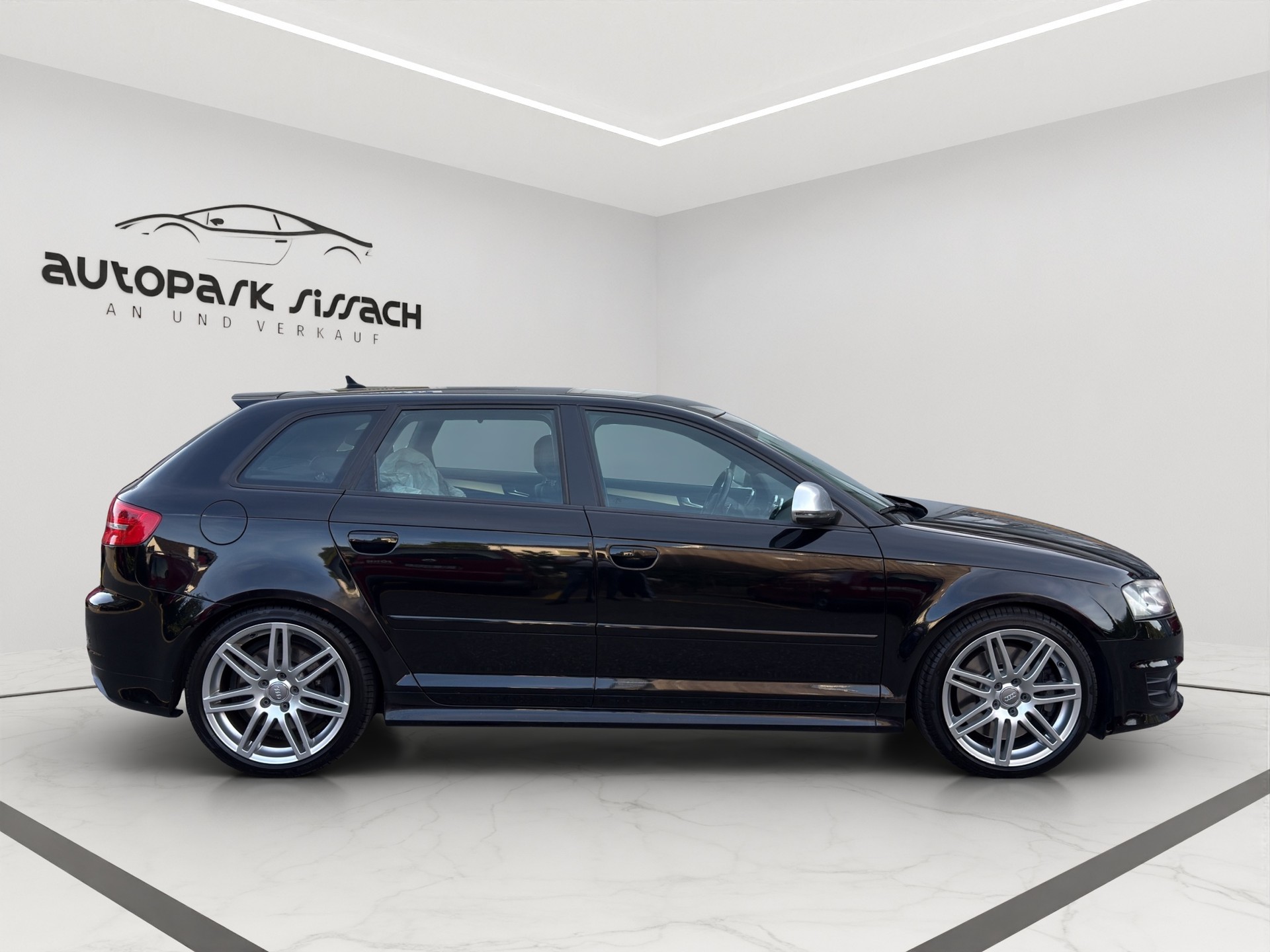 AUDI S3 Sportback 2.0 TFSI quattro S-tronic-image-3