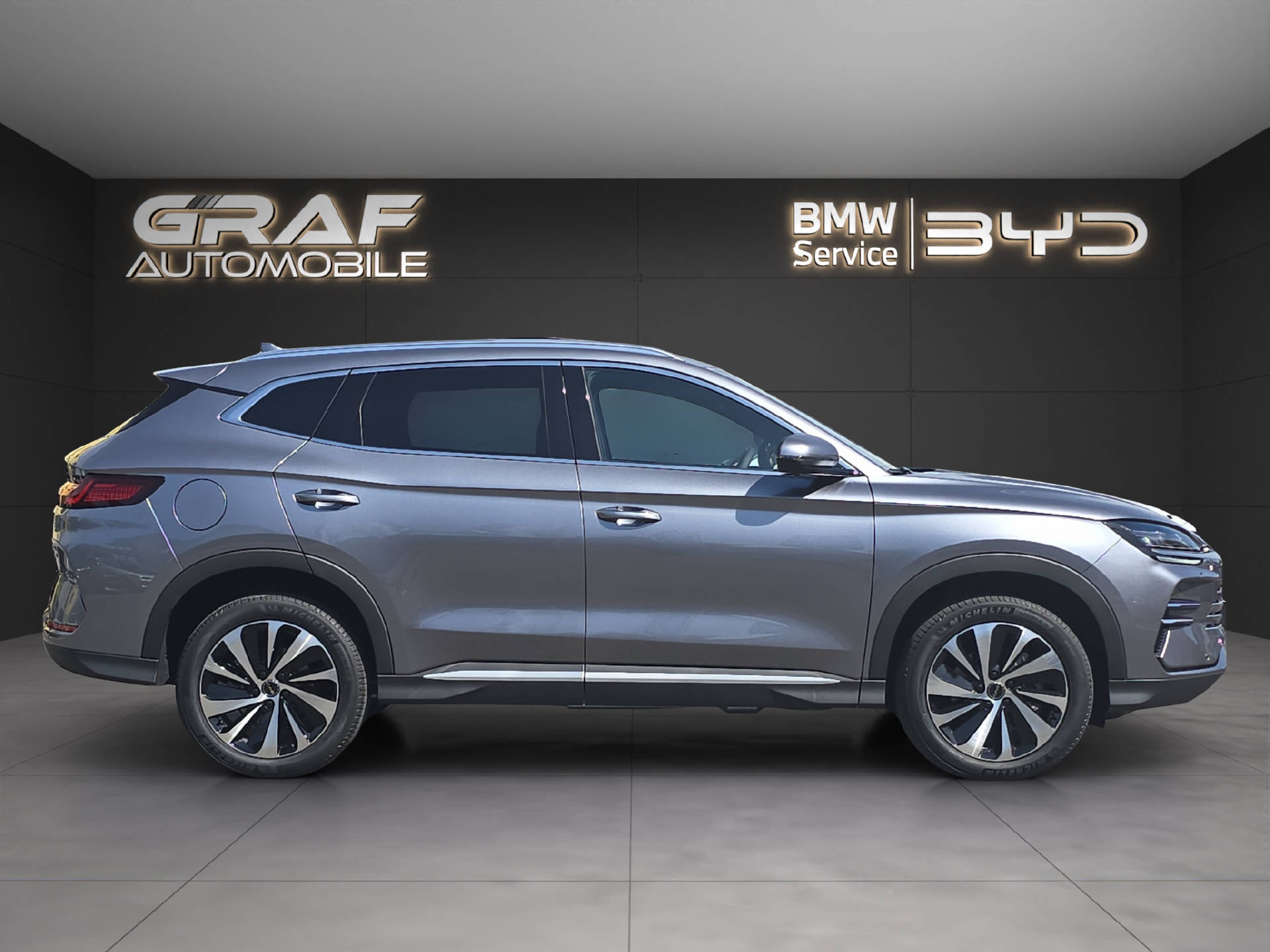 BYD Seal U DM-i Design-showroom-element-3