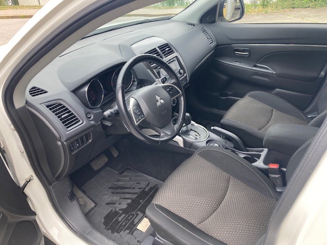 MITSUBISHI ASX 2.2 DID Invite 4WD Automatic-image-4