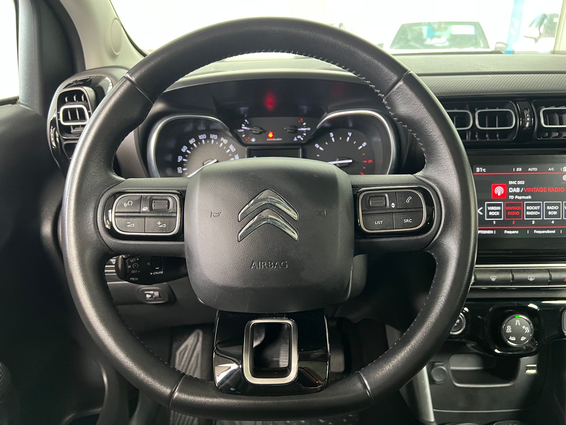 CITROEN C3 Aircross 1.2i PureTech Shine-image-7