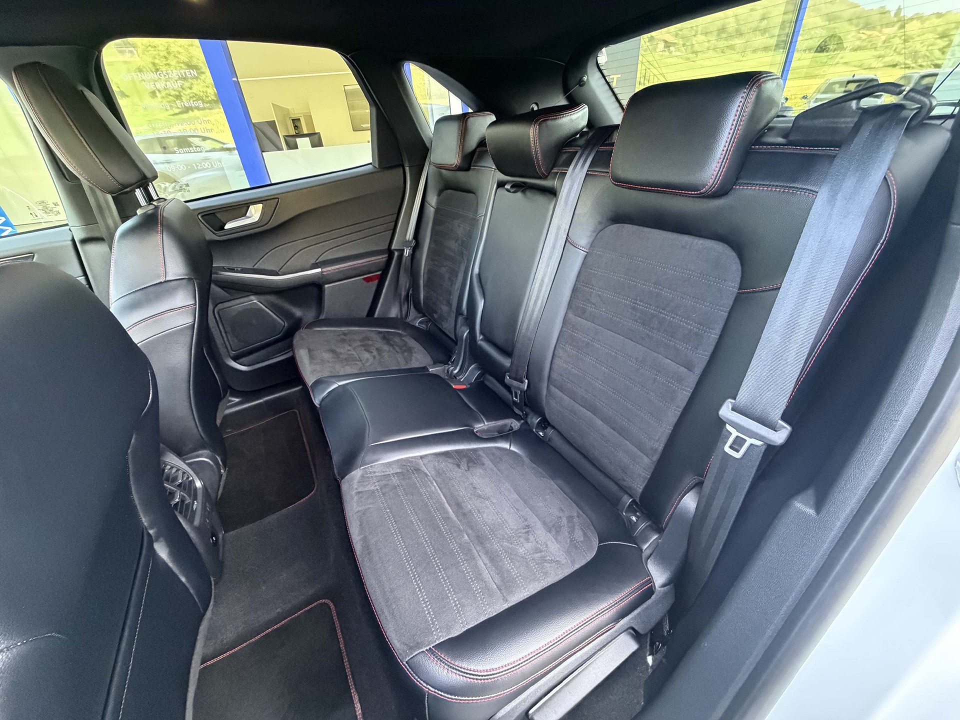 FORD Kuga 2.5 Hybrid ST-Line X 4x4-image-7