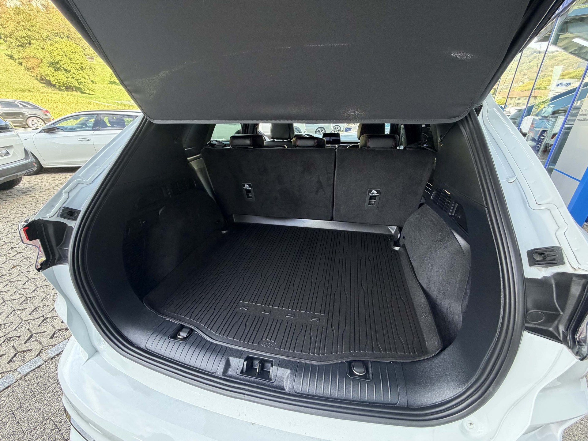 FORD Kuga 2.5 Hybrid ST-Line X 4x4-image-10