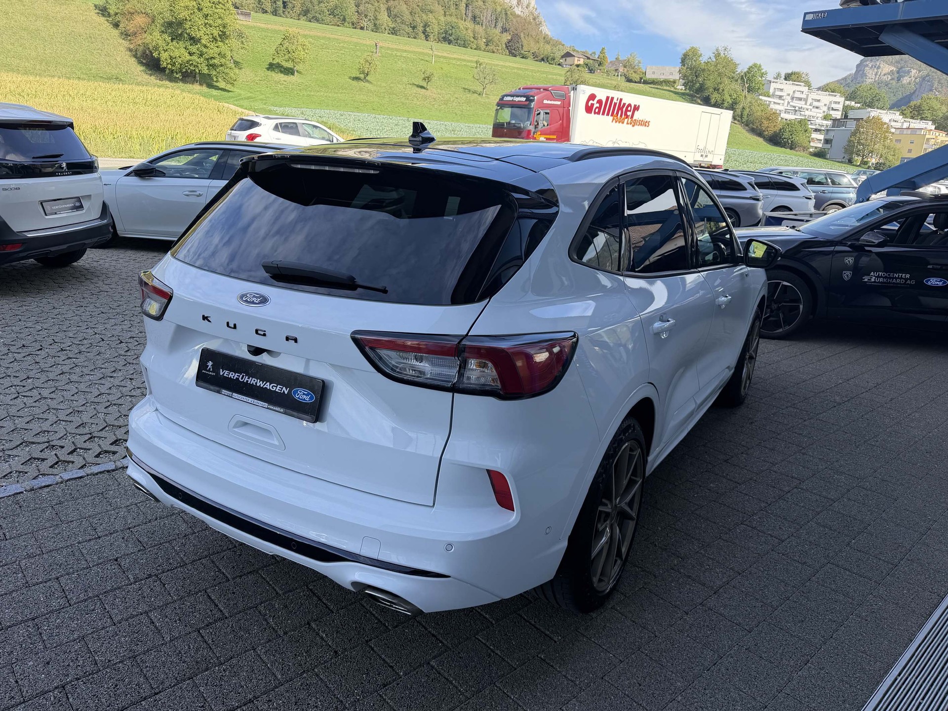 FORD Kuga 2.5 Hybrid ST-Line X 4x4-showroom-element-3
