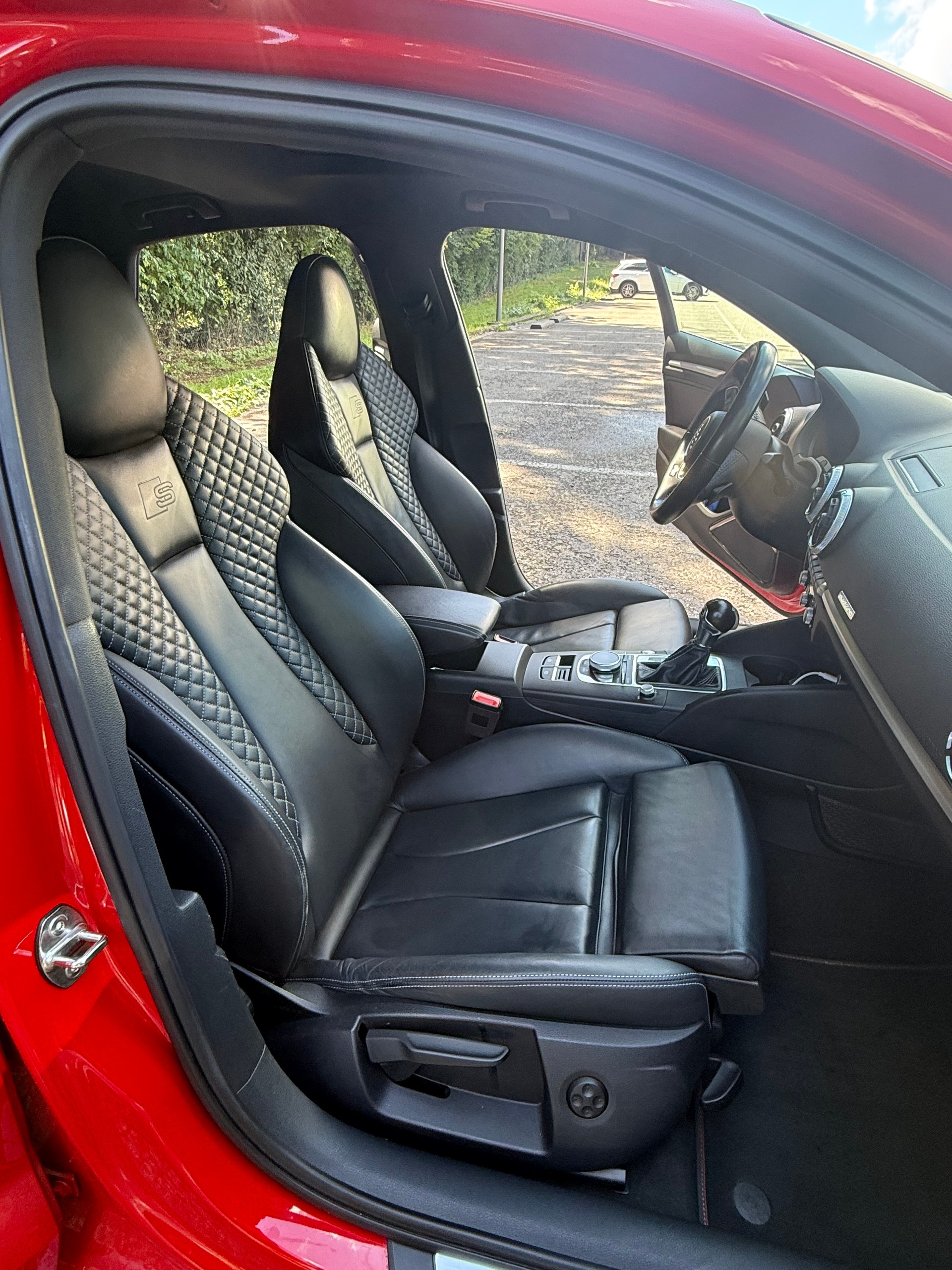 AUDI 2.0 T FSI quattro S-Tronic-image-9