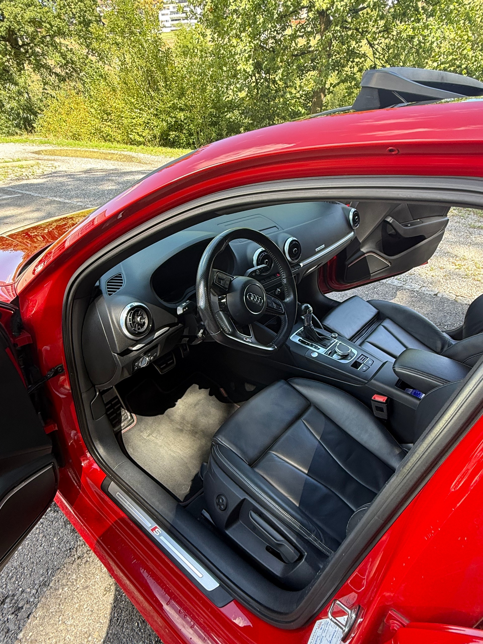 AUDI 2.0 T FSI quattro S-Tronic-image-4