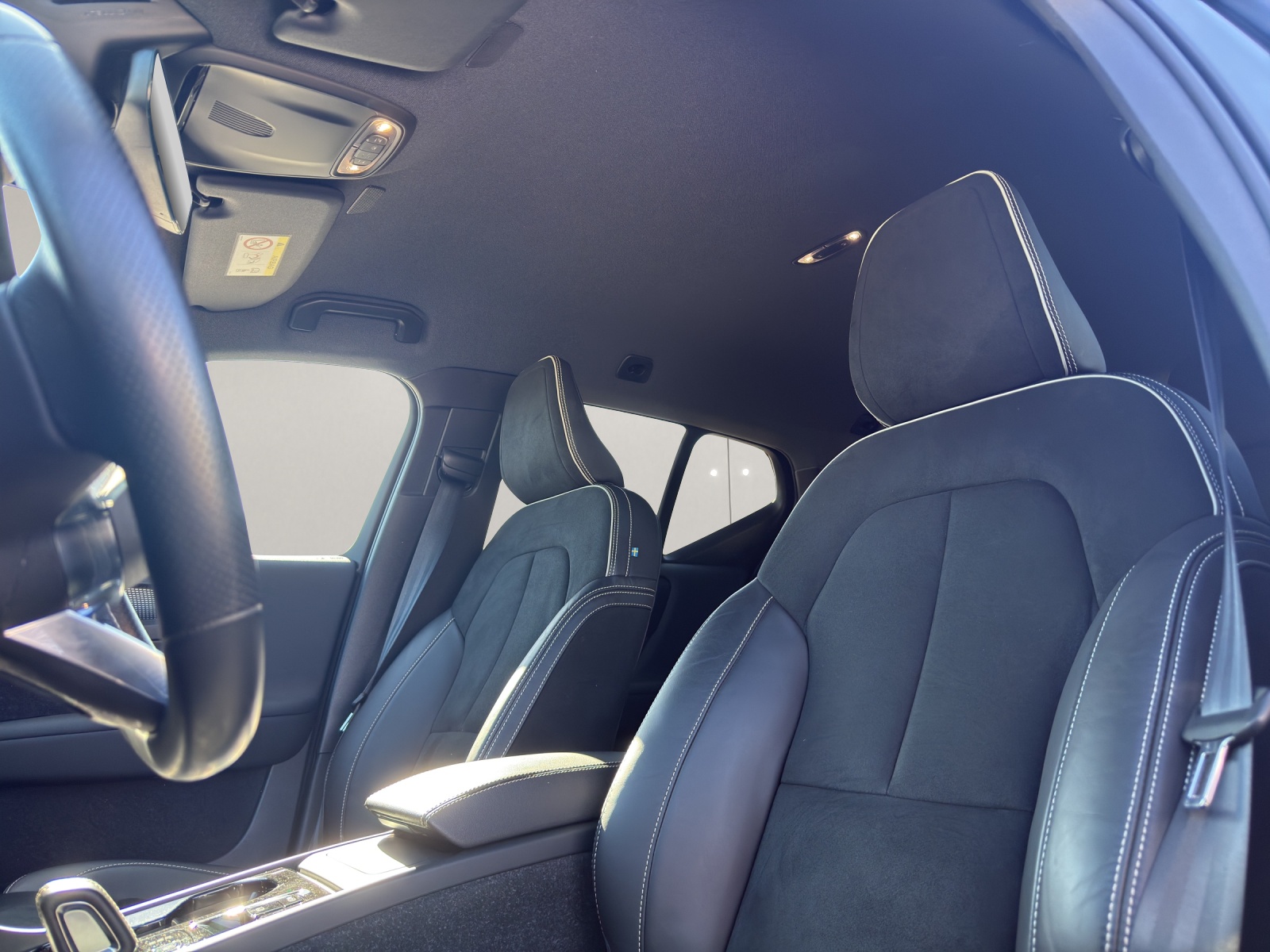 VOLVO XC40 T3 R-Design Geartronic-image-10