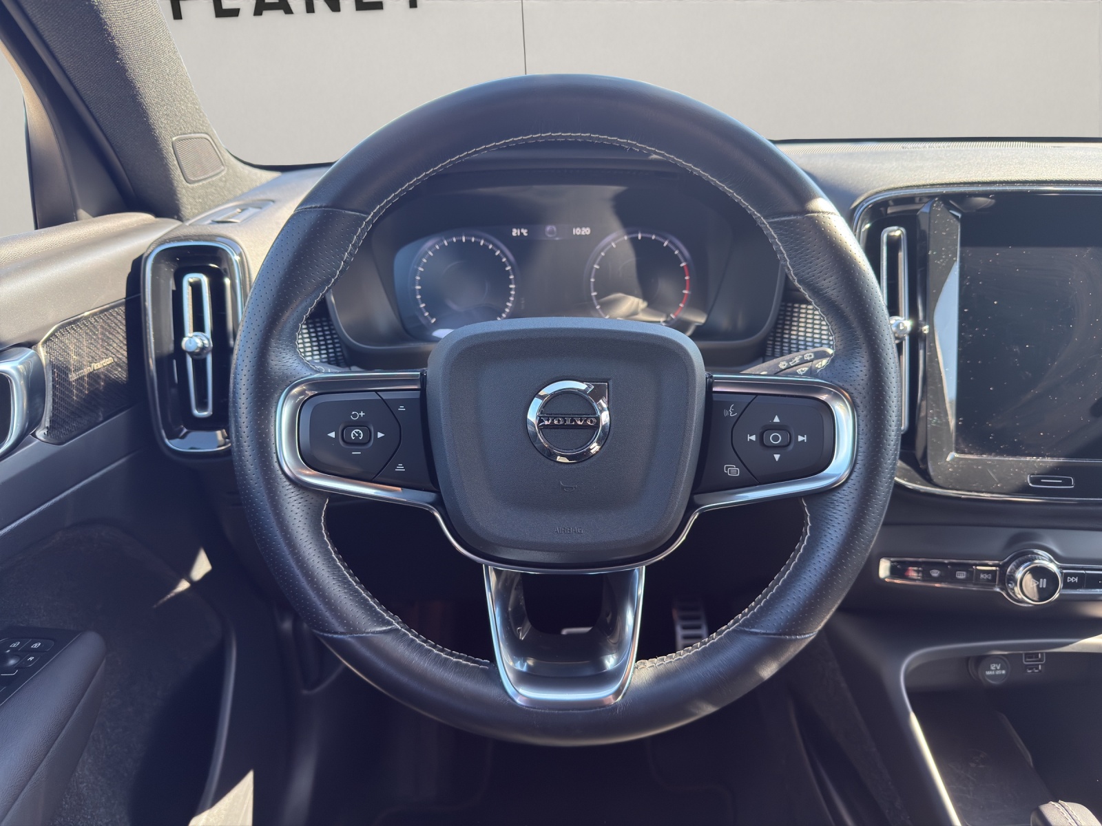 VOLVO XC40 T3 R-Design Geartronic-image-14