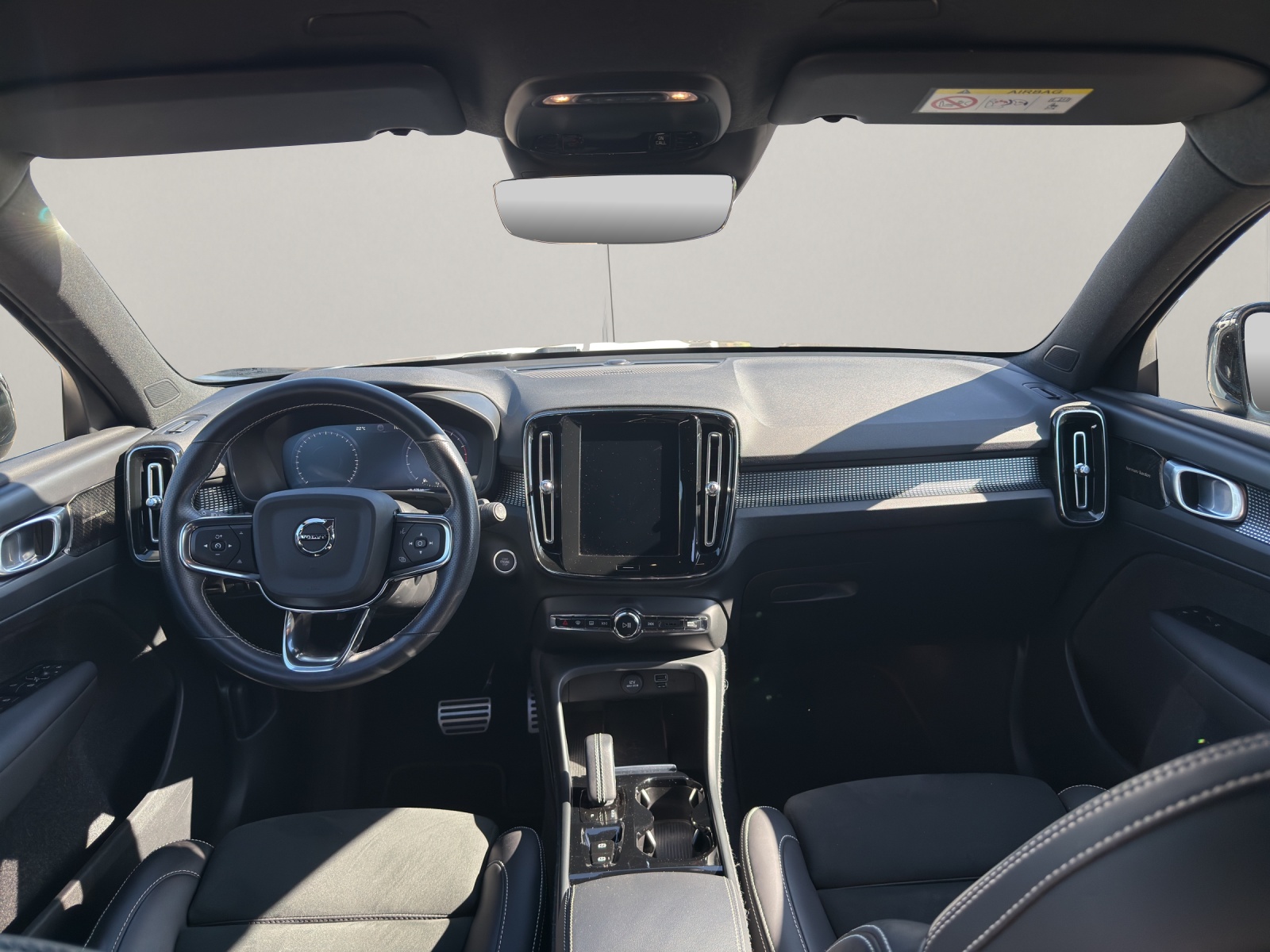 VOLVO XC40 T3 R-Design Geartronic-image-13