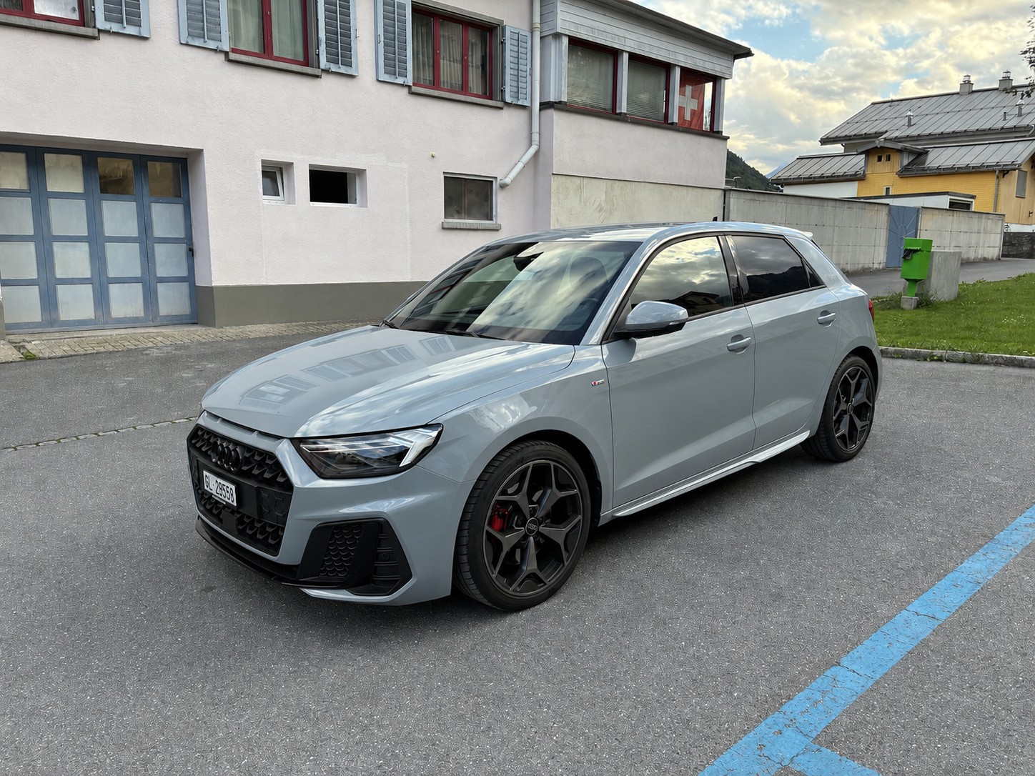 AUDI 1.0 30 TFSI S Line Attraction S-Tronic | Vollausstattung-image-0