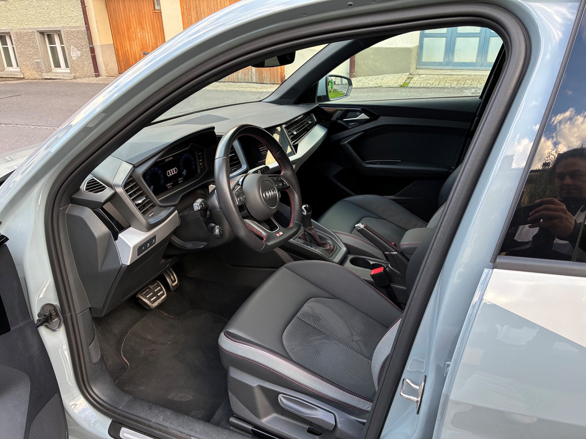 AUDI 1.0 30 TFSI S Line Attraction S-Tronic | Vollausstattung-image-4
