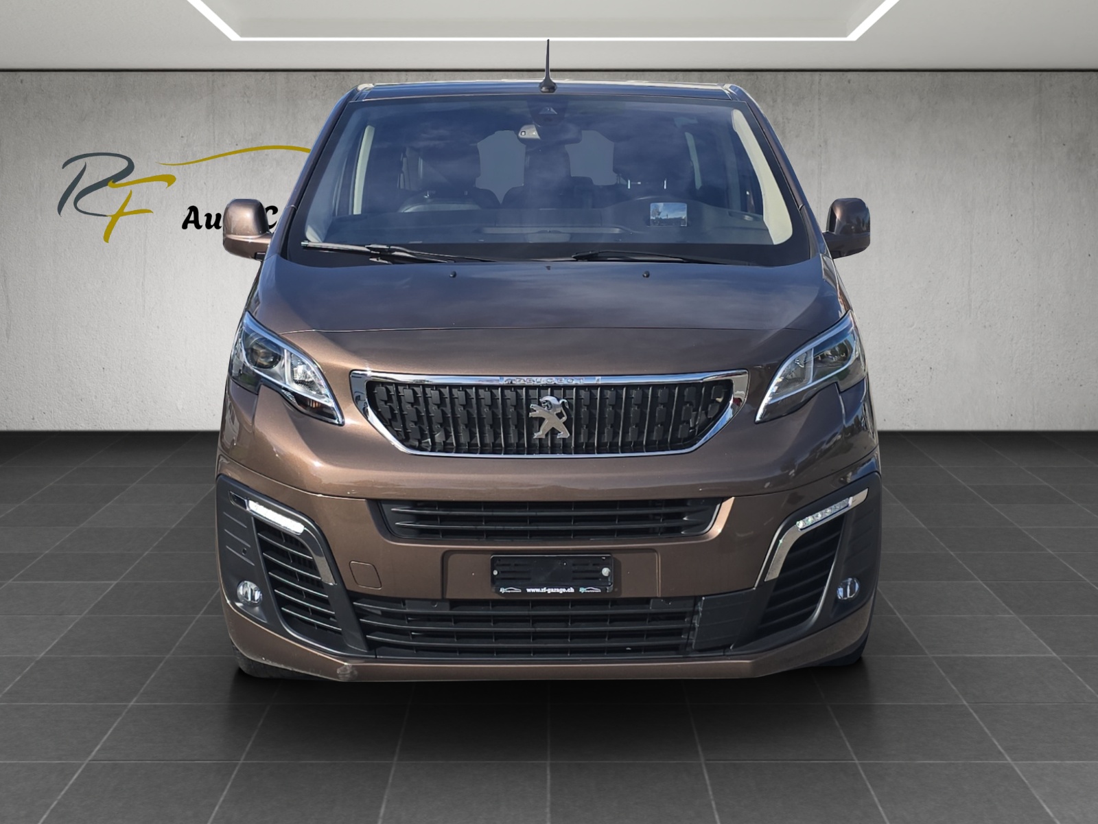 PEUGEOT Traveller 2.0 BlueHDi Business Standard EAT