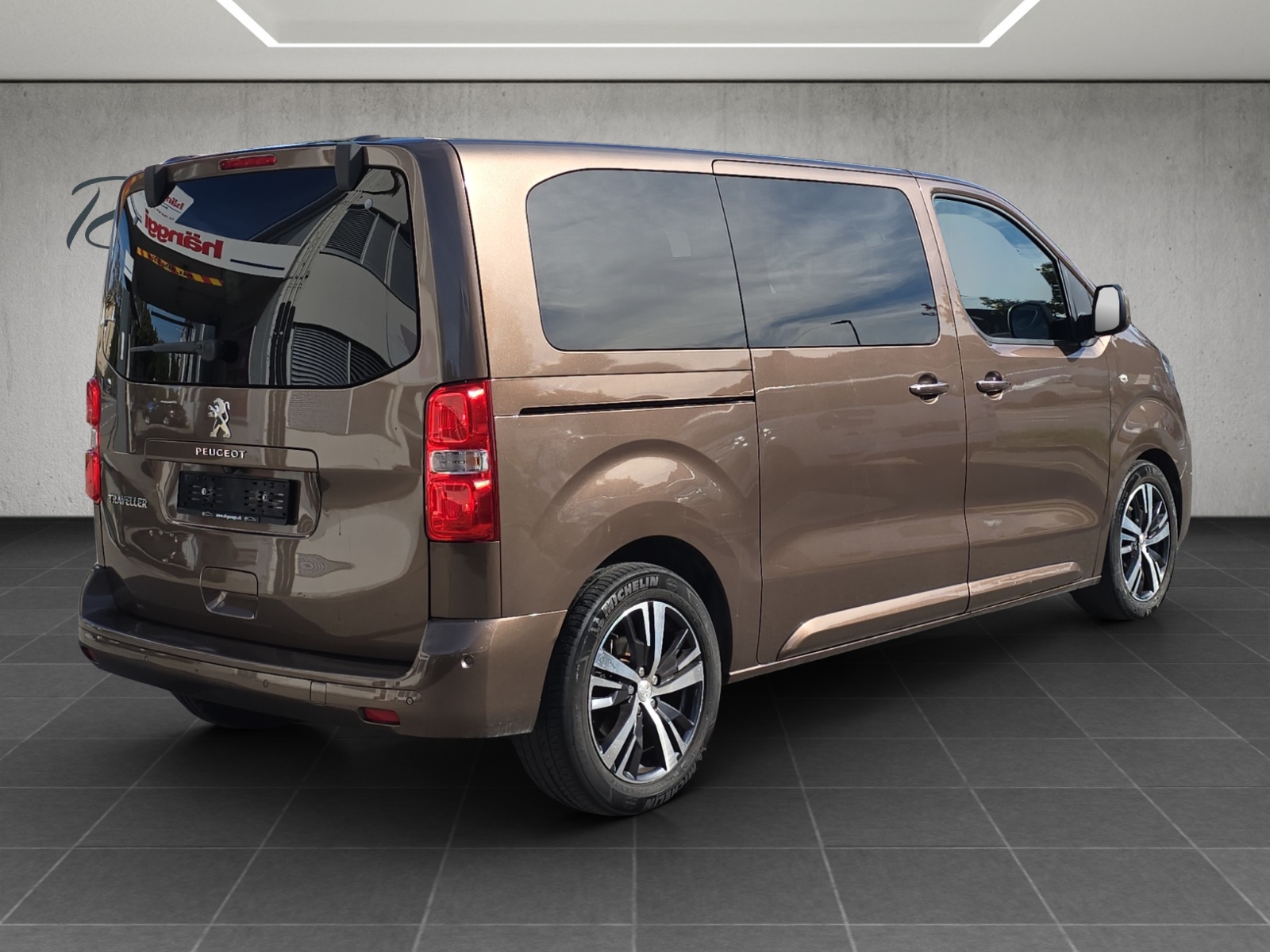 PEUGEOT Traveller 2.0 BlueHDi Business Standard EAT-image-6