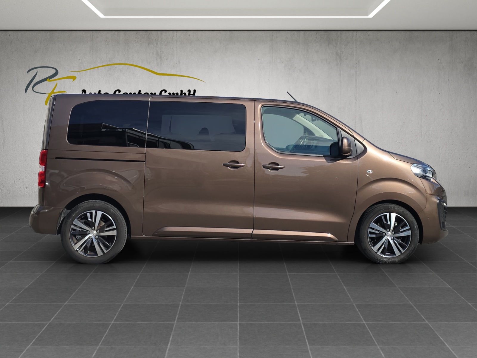 PEUGEOT Traveller 2.0 BlueHDi Business Standard EAT-image-7