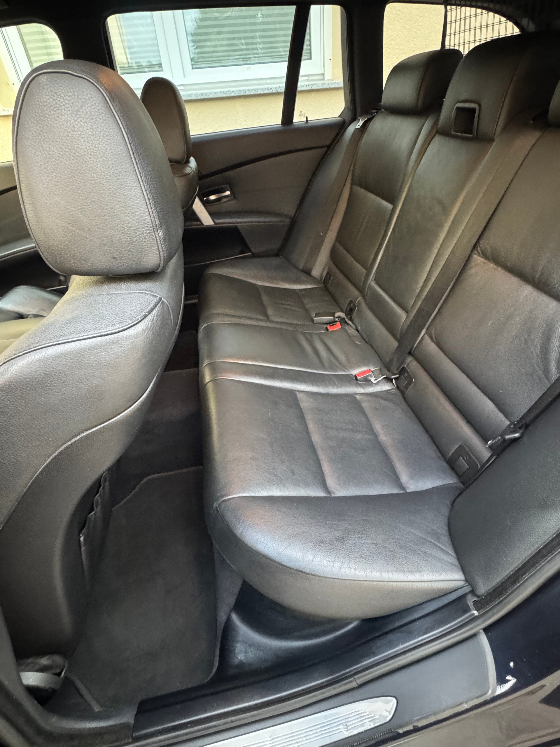 BMW 530d Touring-image-10