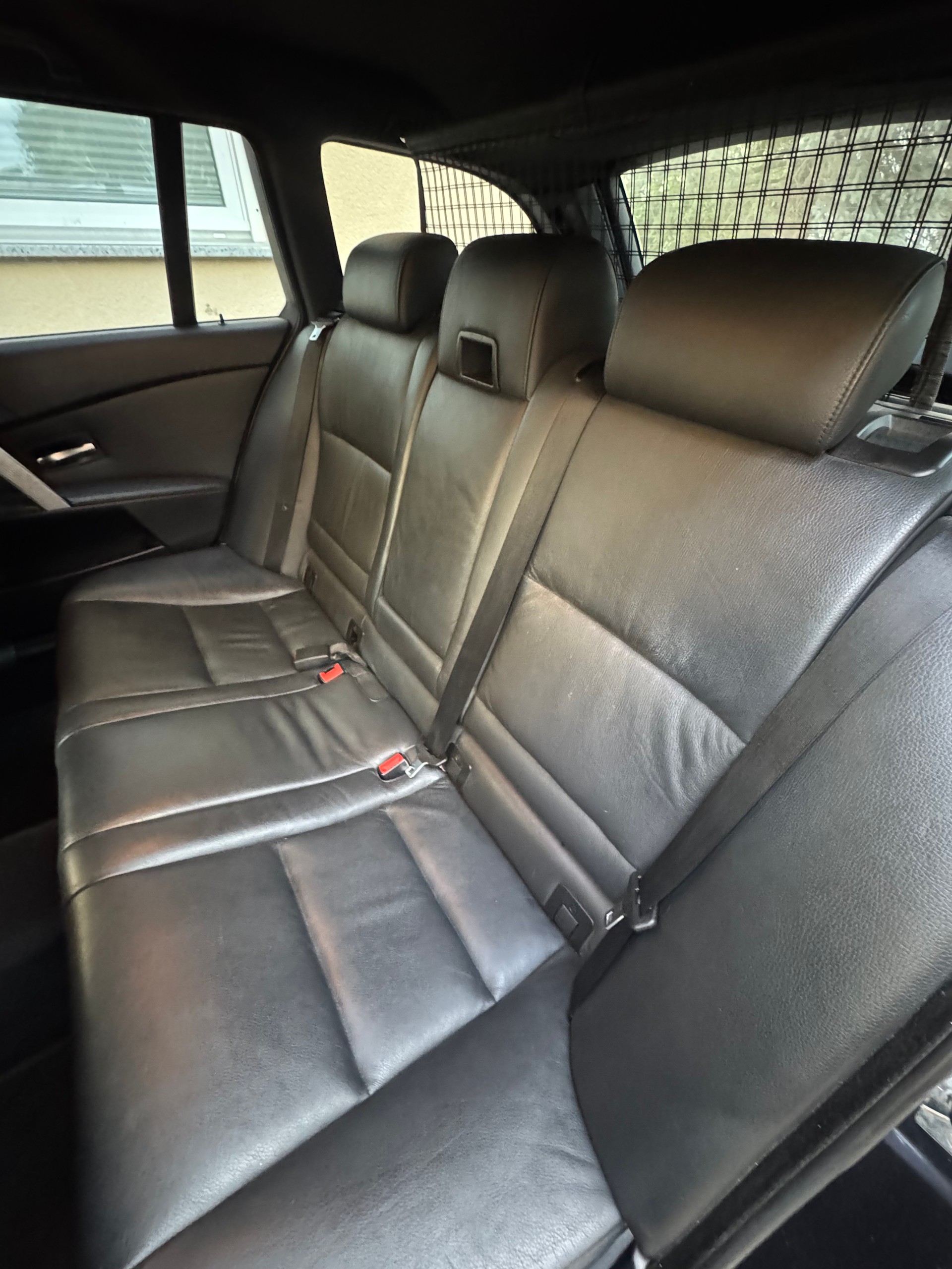 BMW 530d Touring-image-11