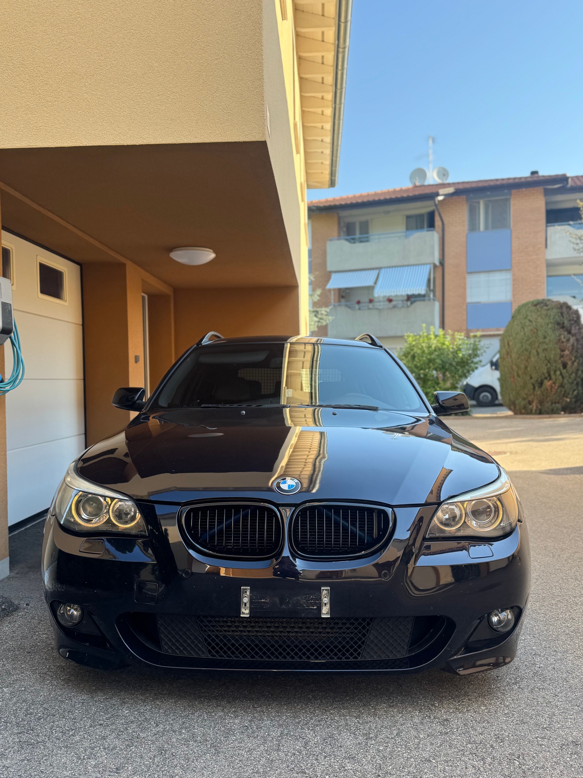 BMW 530d Touring-image-2