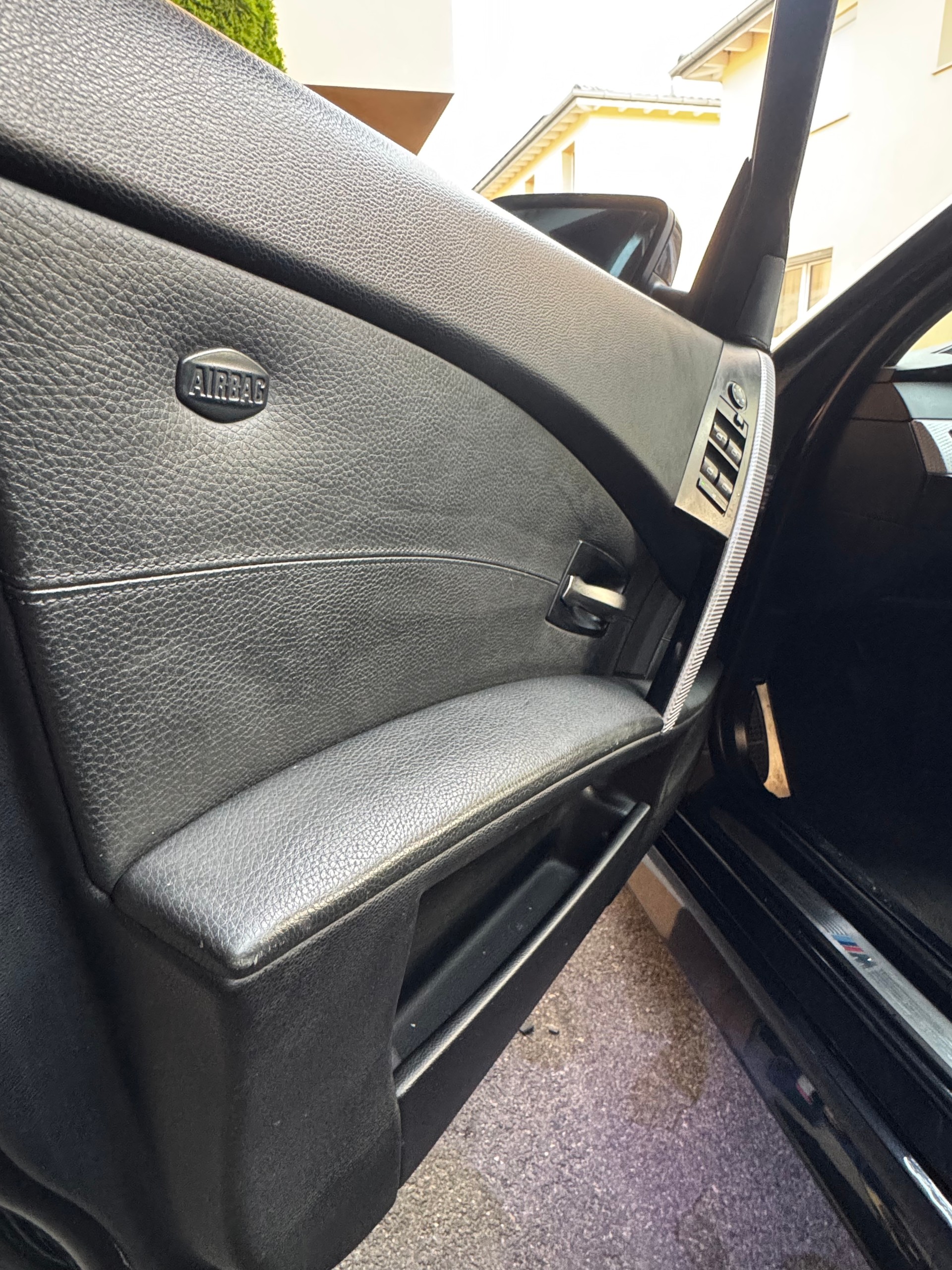 BMW 530d Touring-image-8