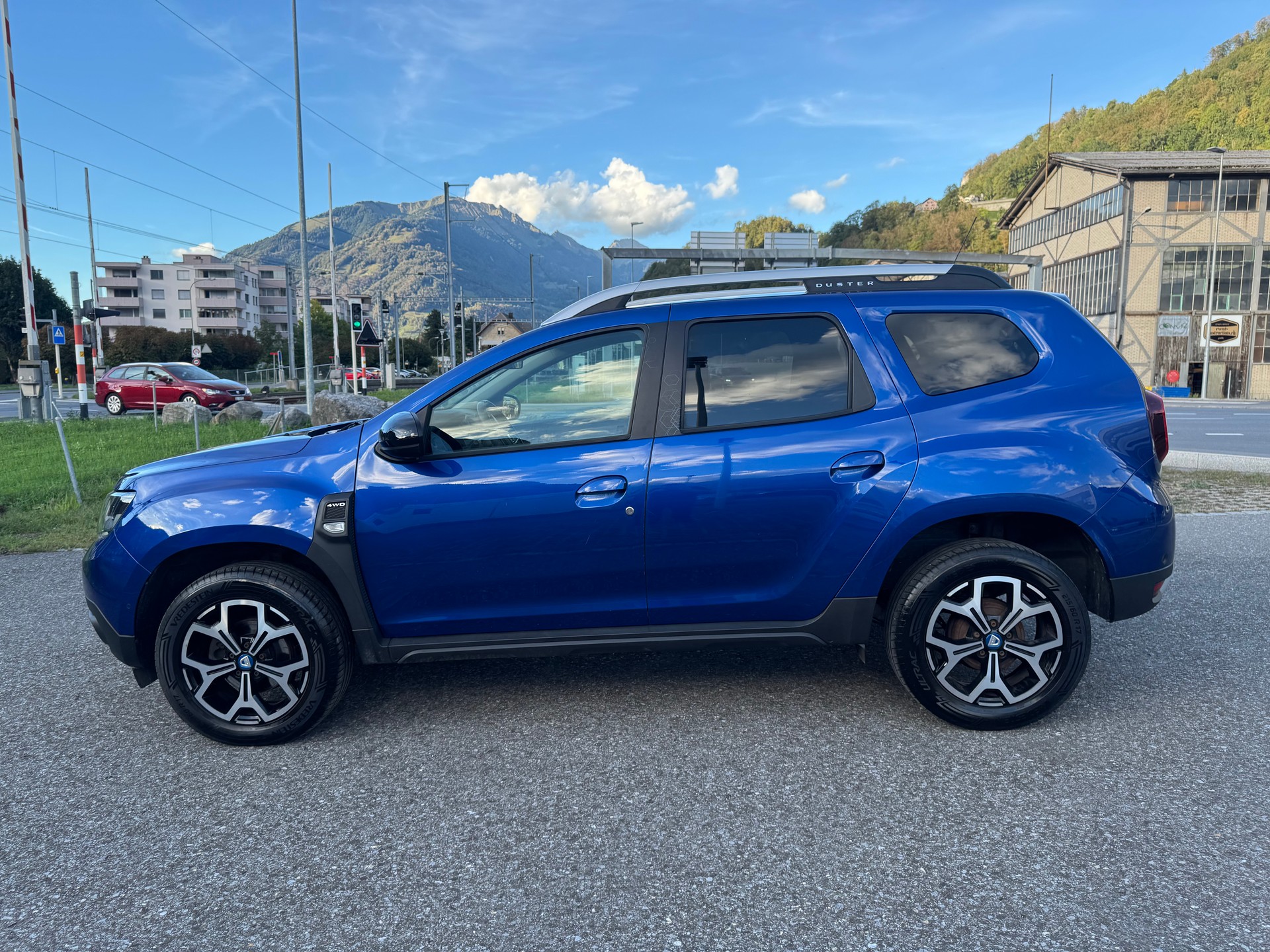 DACIA Duster dCi 115 Celebration 4x4-image-6