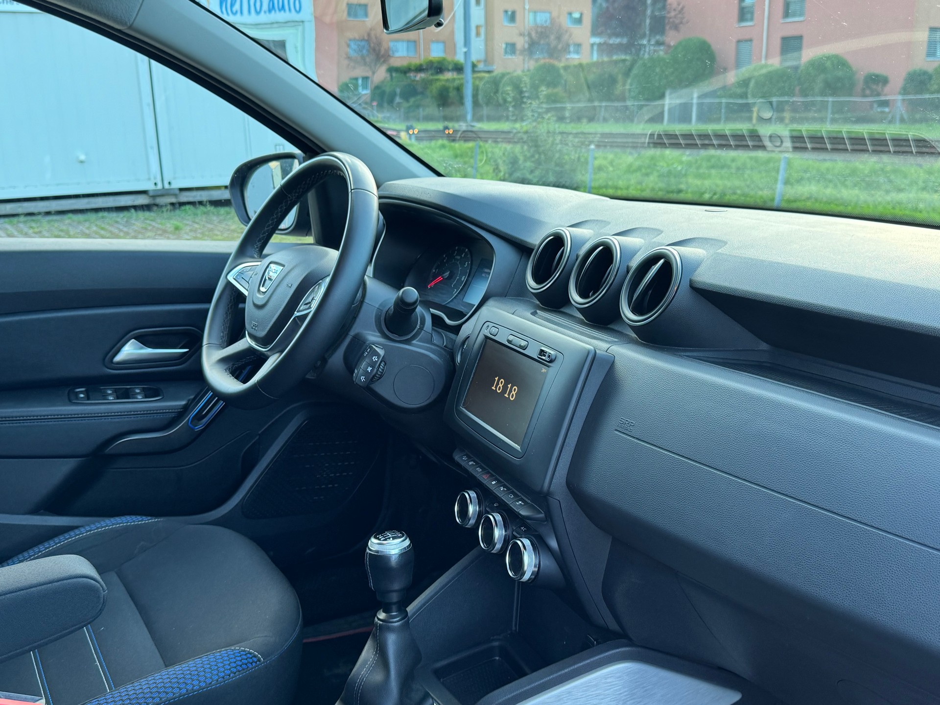 DACIA Duster dCi 115 Celebration 4x4-image-10