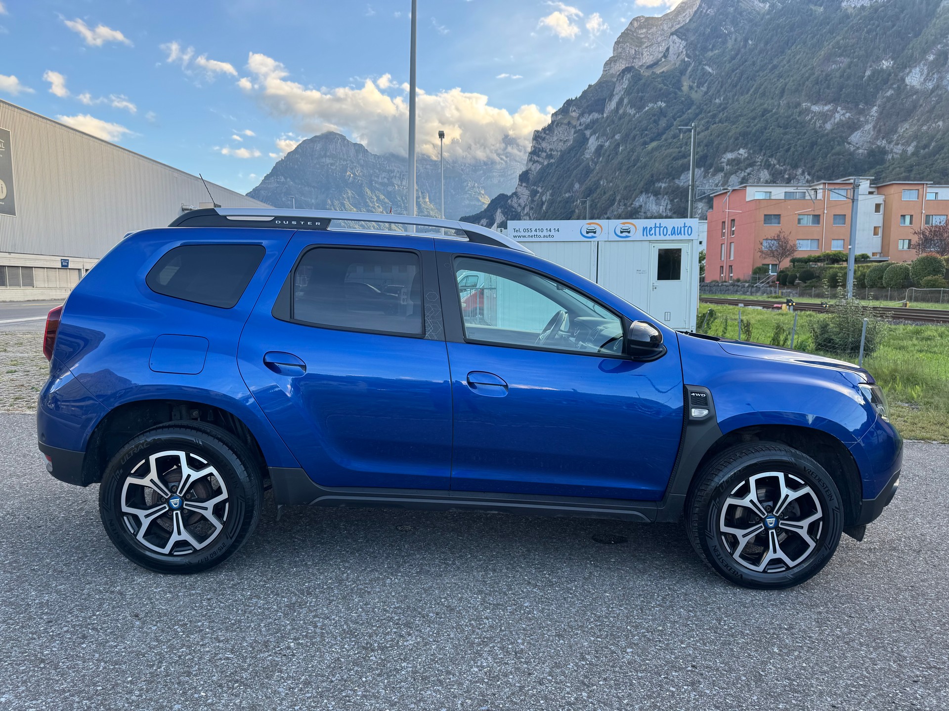 DACIA Duster dCi 115 Celebration 4x4-image-7