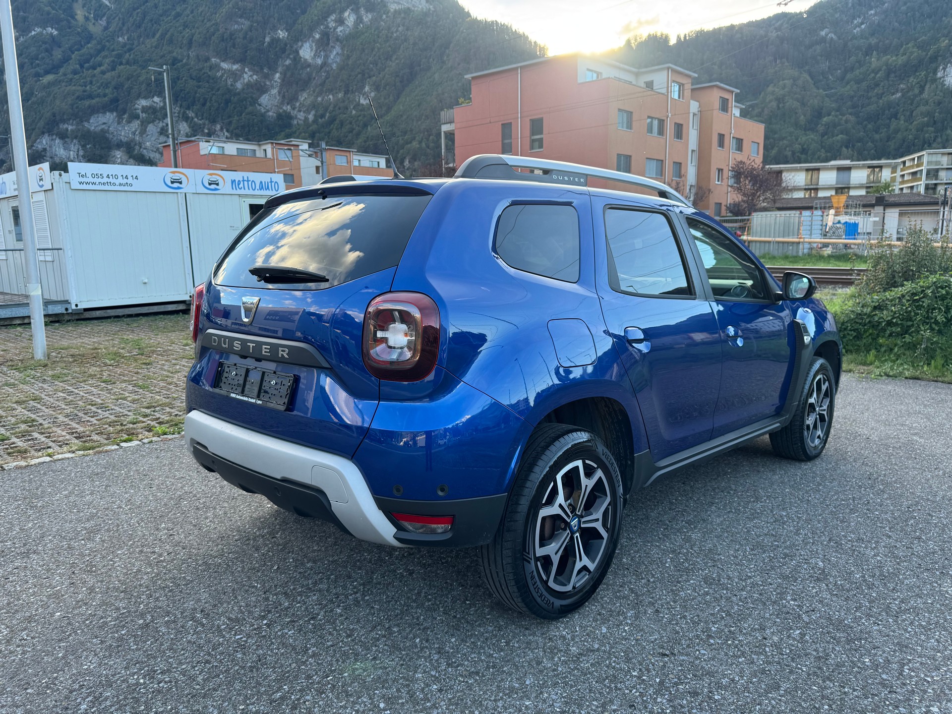 DACIA Duster dCi 115 Celebration 4x4-image-3