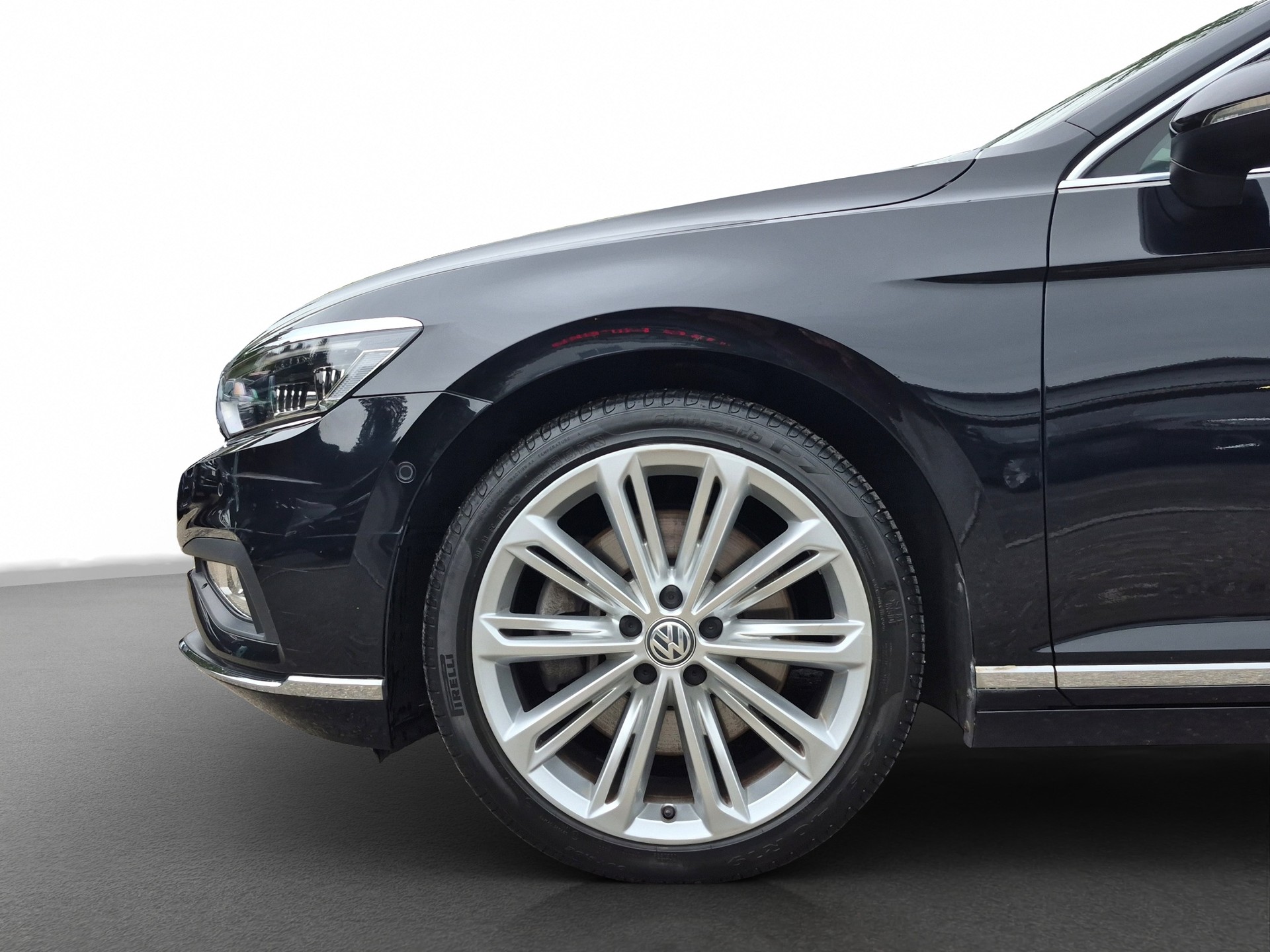 VW Passat 2.0 TDI BMT Highline 4Motion DSG *Anhängerkupplung/Massagesitze*-showroom-element-3