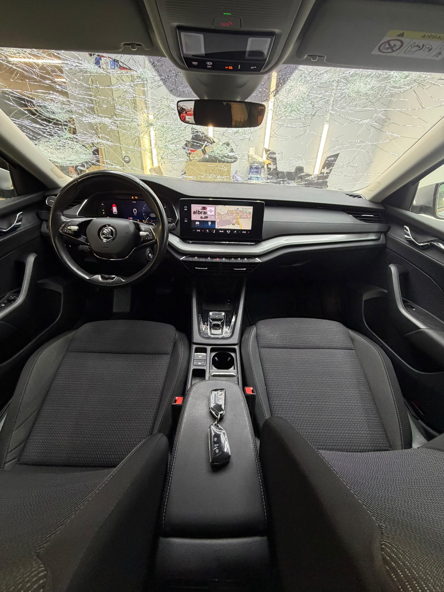 SKODA Octavia Combi 2.0 TDI DSG Ambition-image-8