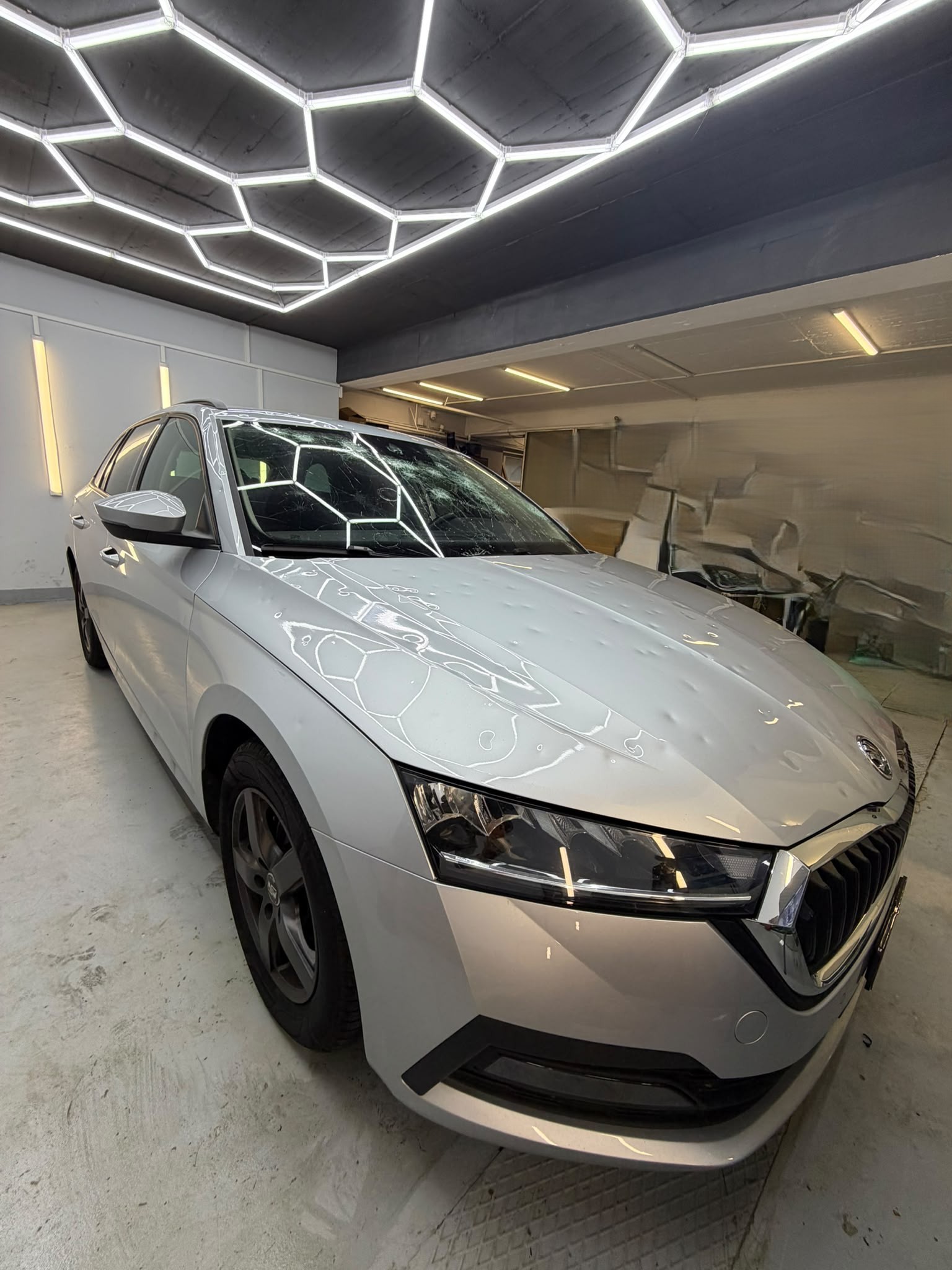 SKODA Octavia Combi 2.0 TDI DSG Ambition-image-1