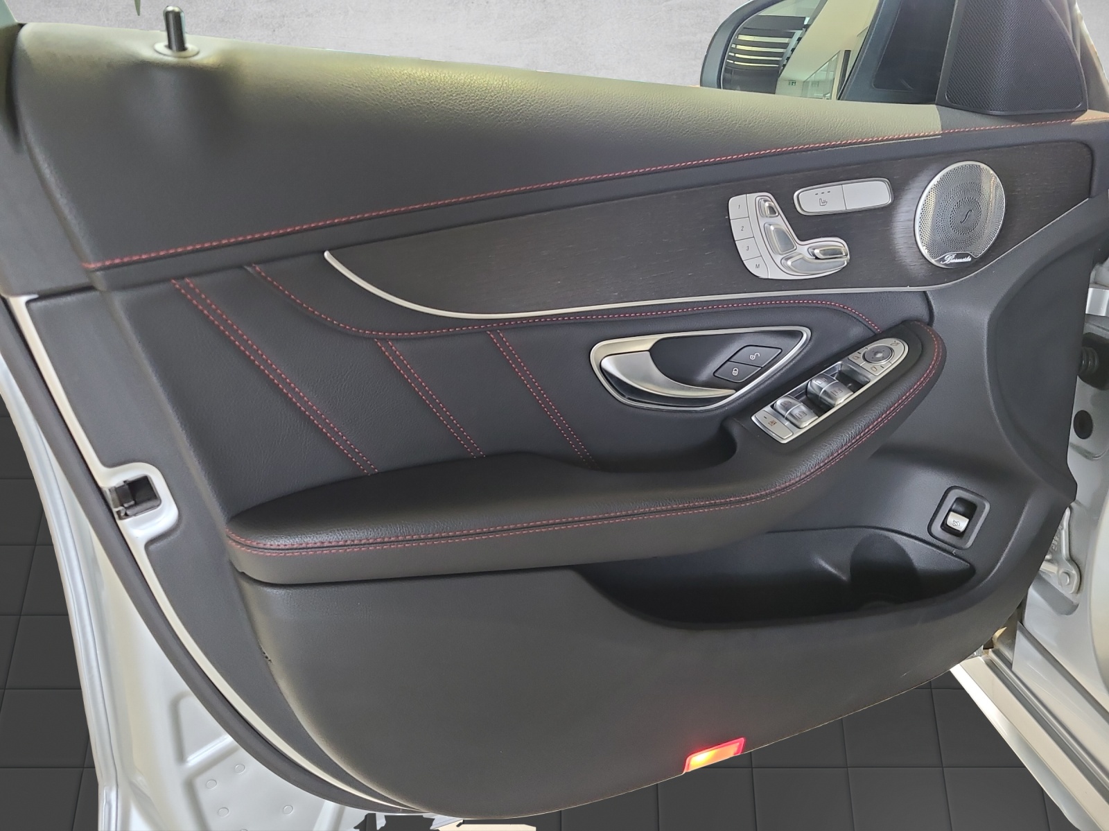 MERCEDES-BENZ C 43 AMG 4matic T-image-14
