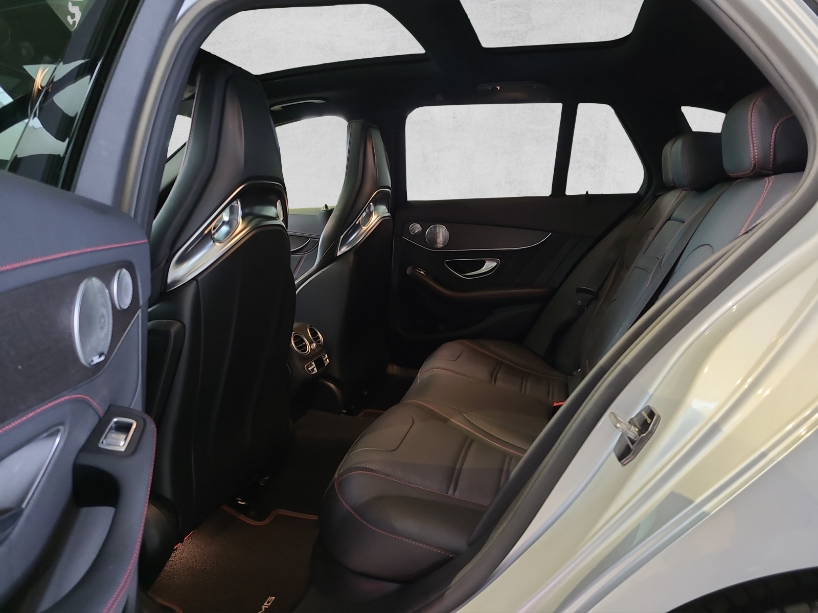 MERCEDES-BENZ C 43 AMG 4matic T-image-2