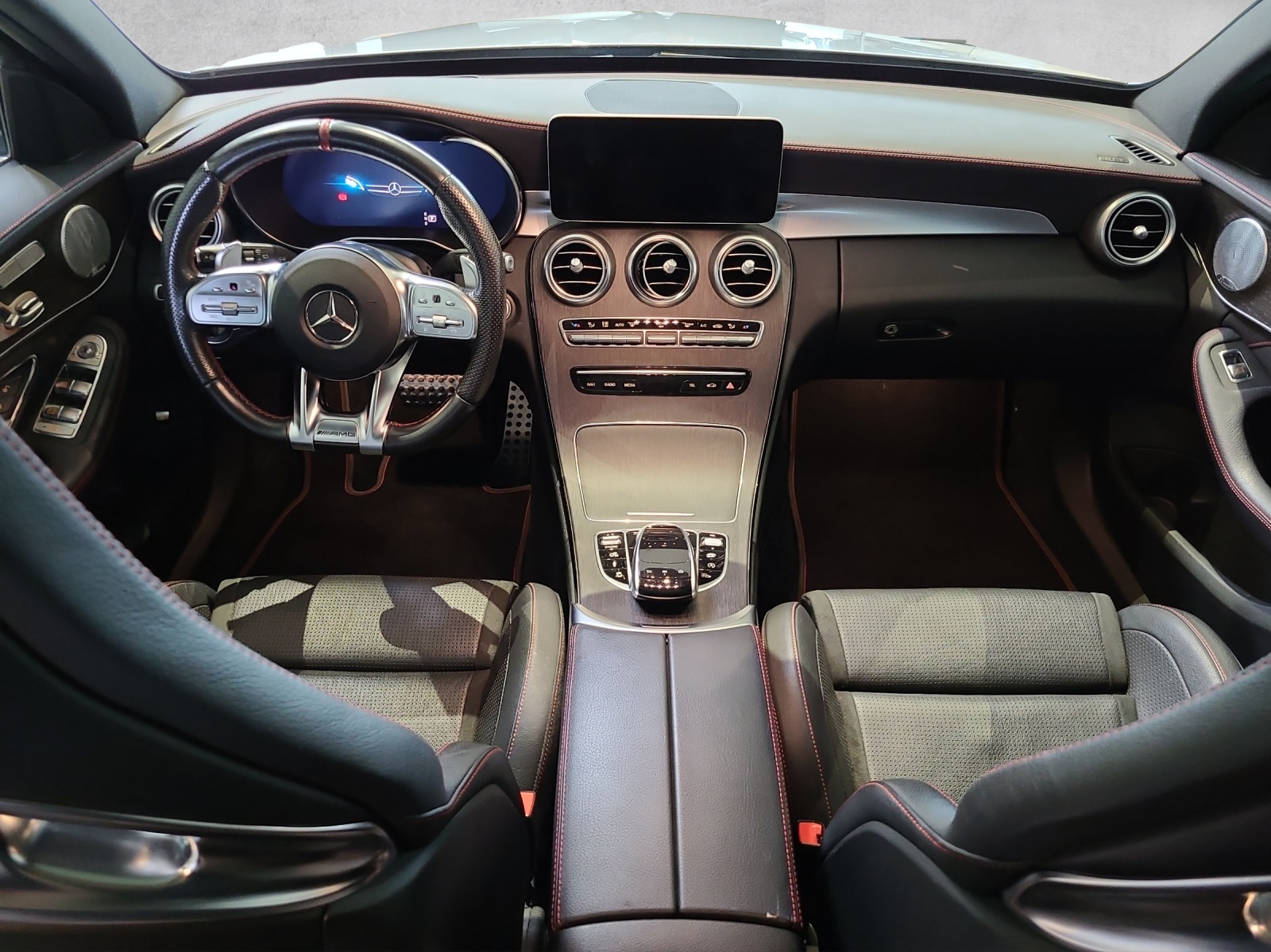 MERCEDES-BENZ C 43 AMG 4matic T-image-3