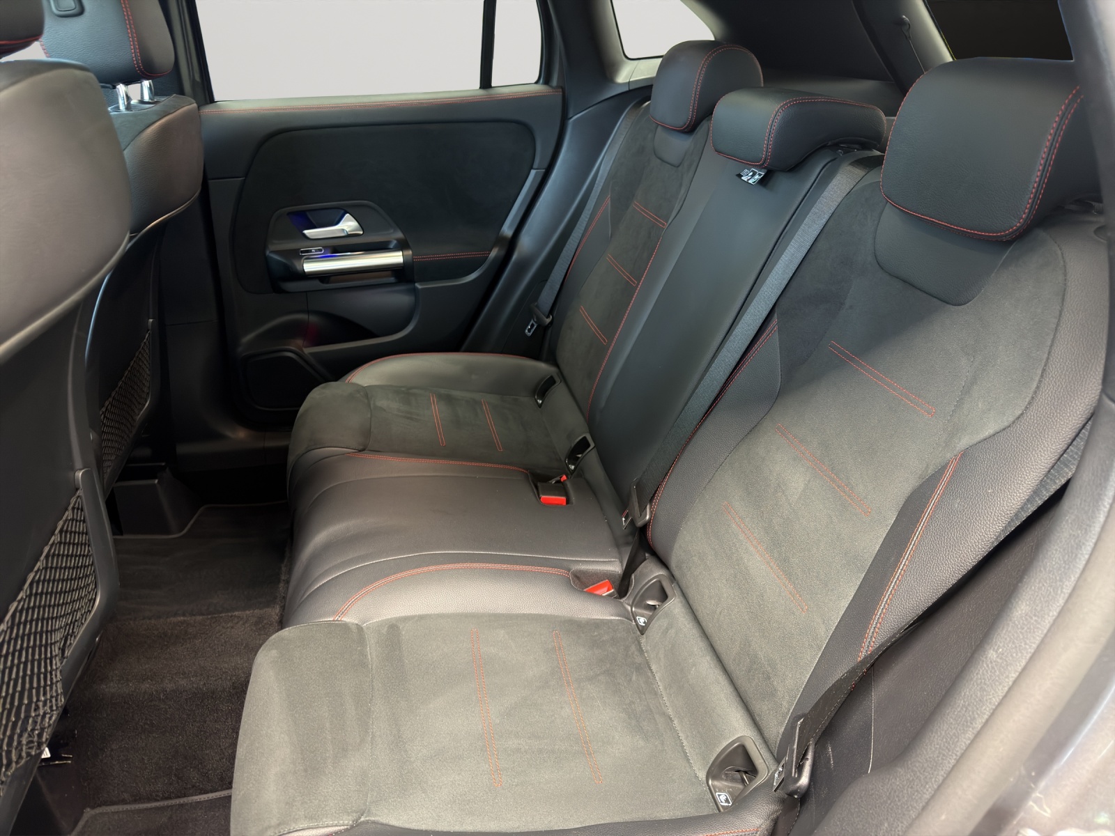 MERCEDES-BENZ GLA 250 AMG Line 4Matic-image-14