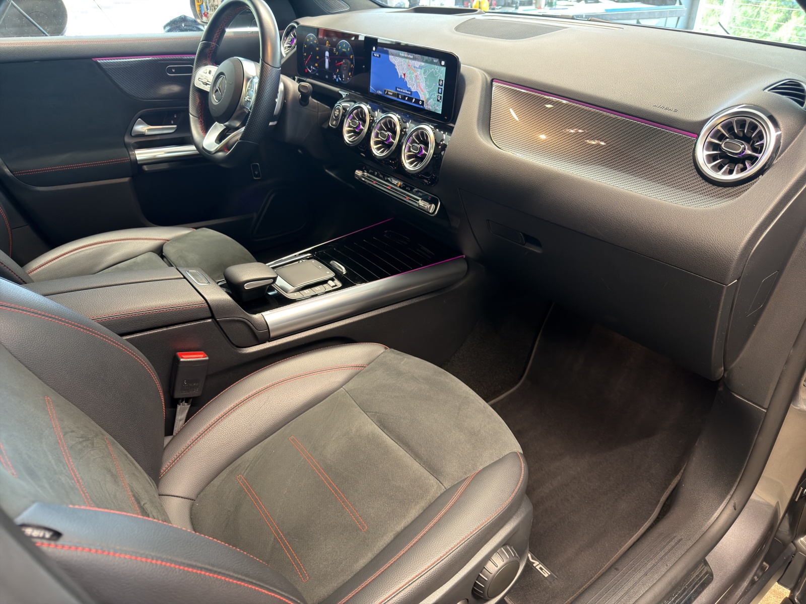 MERCEDES-BENZ GLA 250 AMG Line 4Matic-image-11