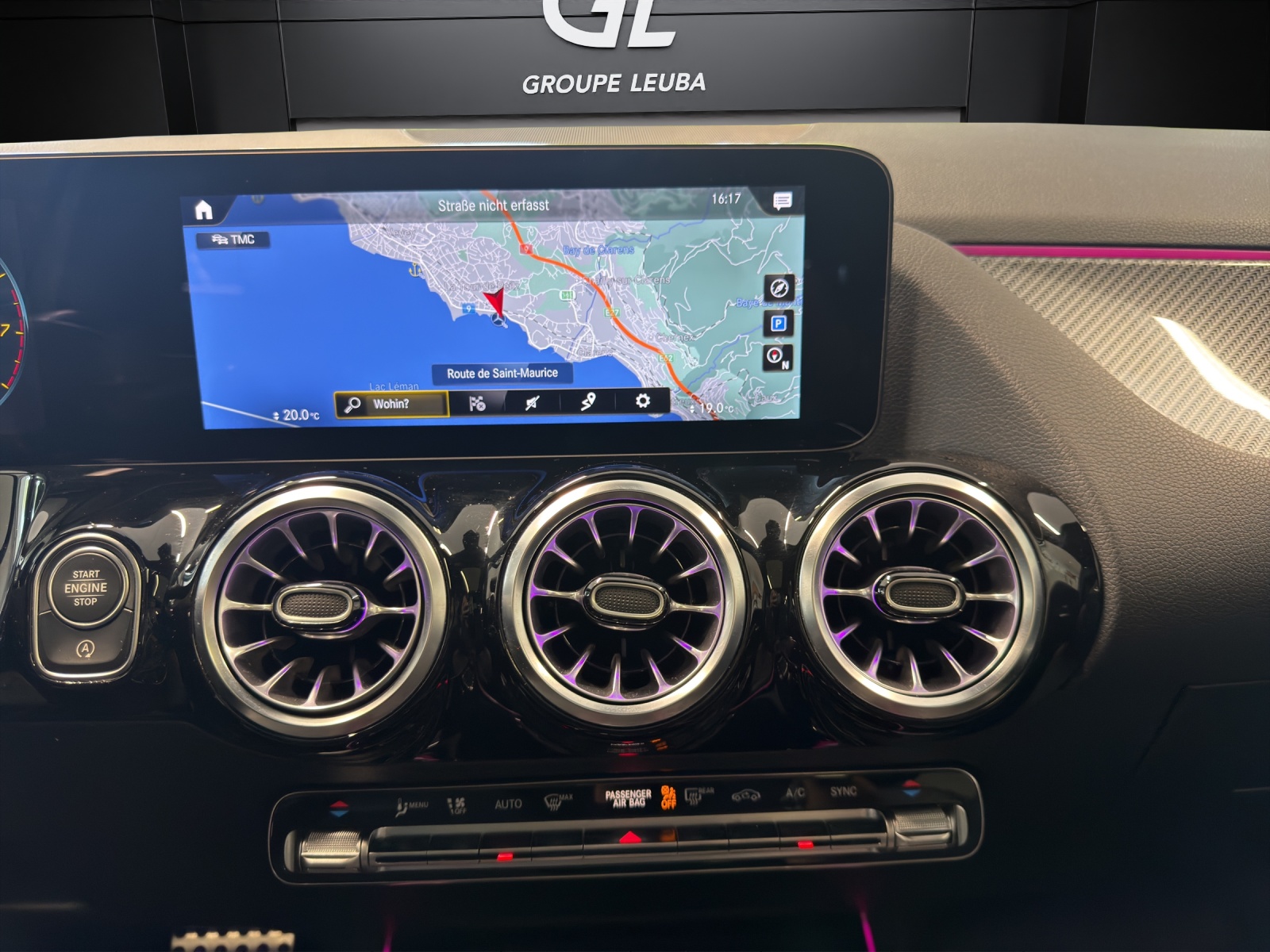MERCEDES-BENZ GLA 250 AMG Line 4Matic-image-12