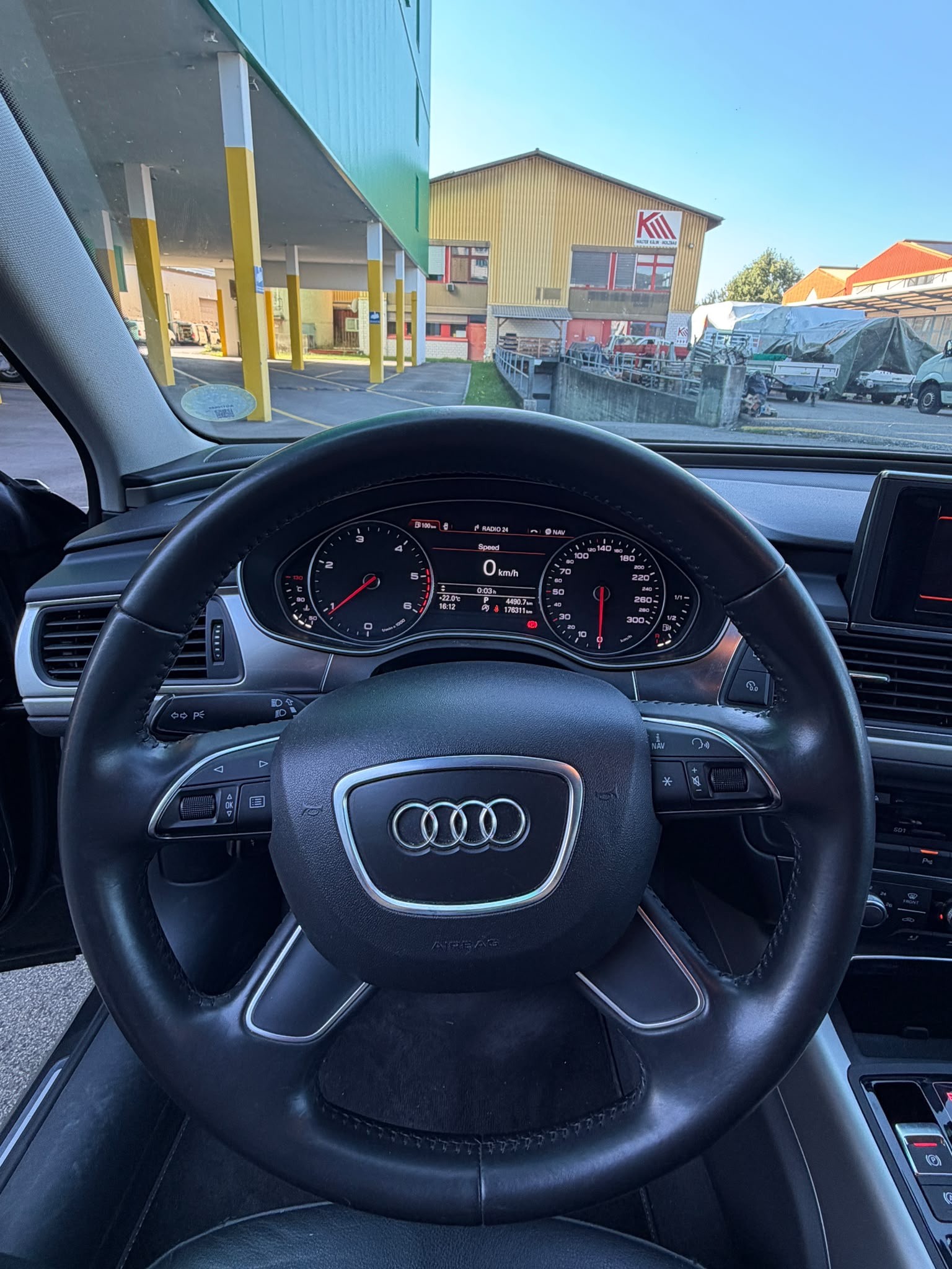 AUDI A6 Avant 2.0 TDI multitronic-image-11