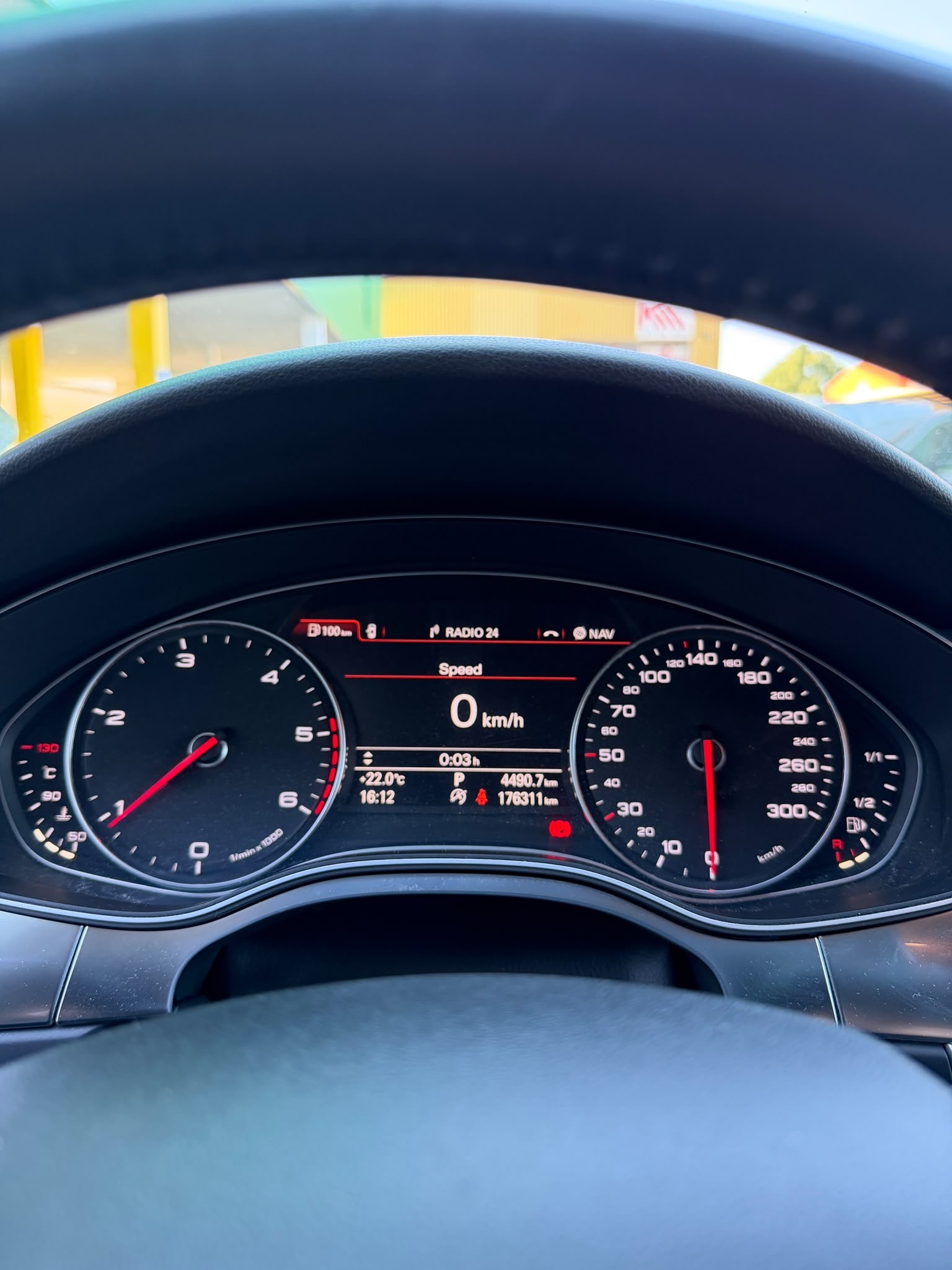 AUDI A6 Avant 2.0 TDI multitronic-image-12