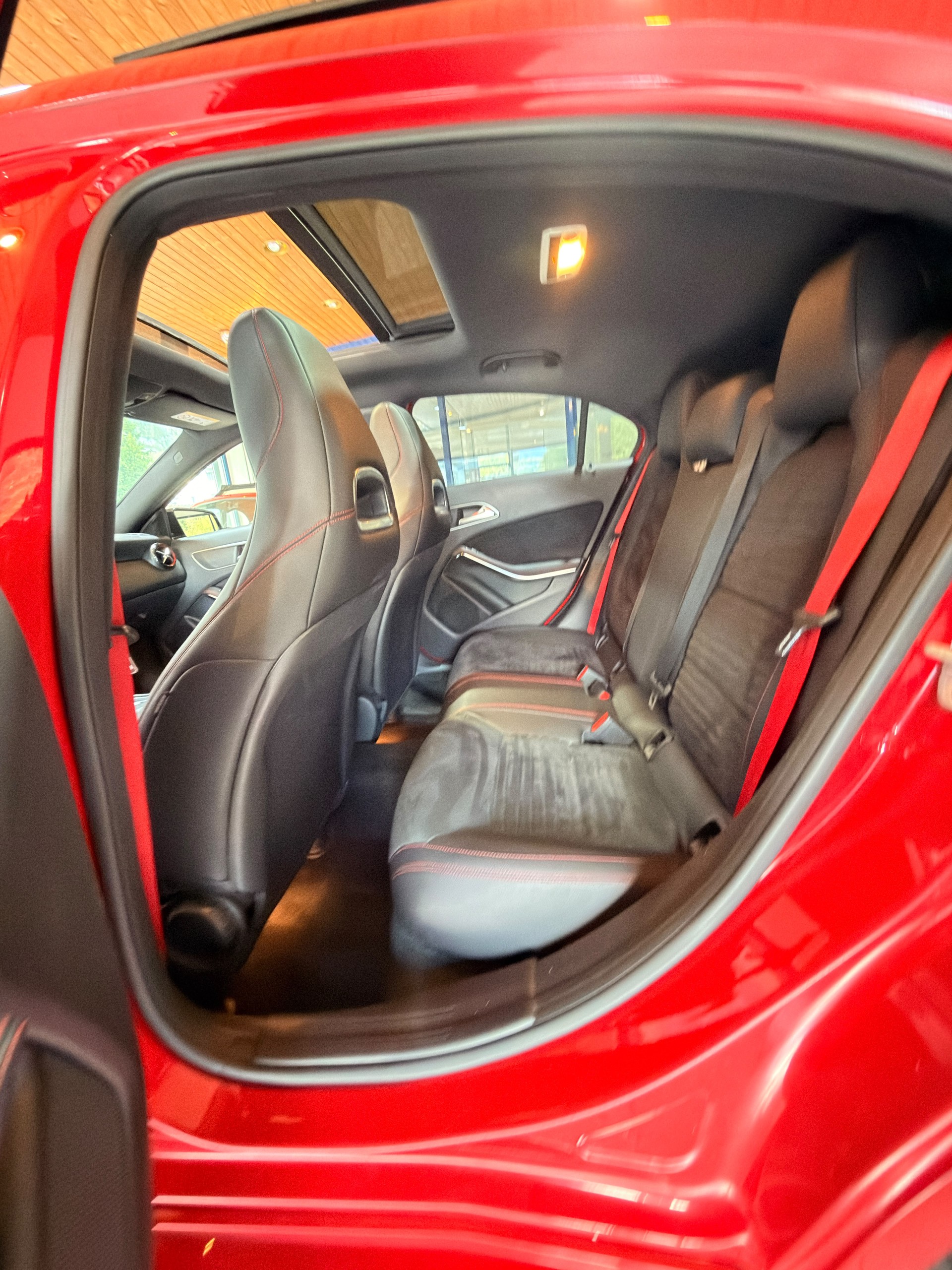 MERCEDES-BENZ A 45 AMG 4Matic Speedshift 7G-DCT-image-8