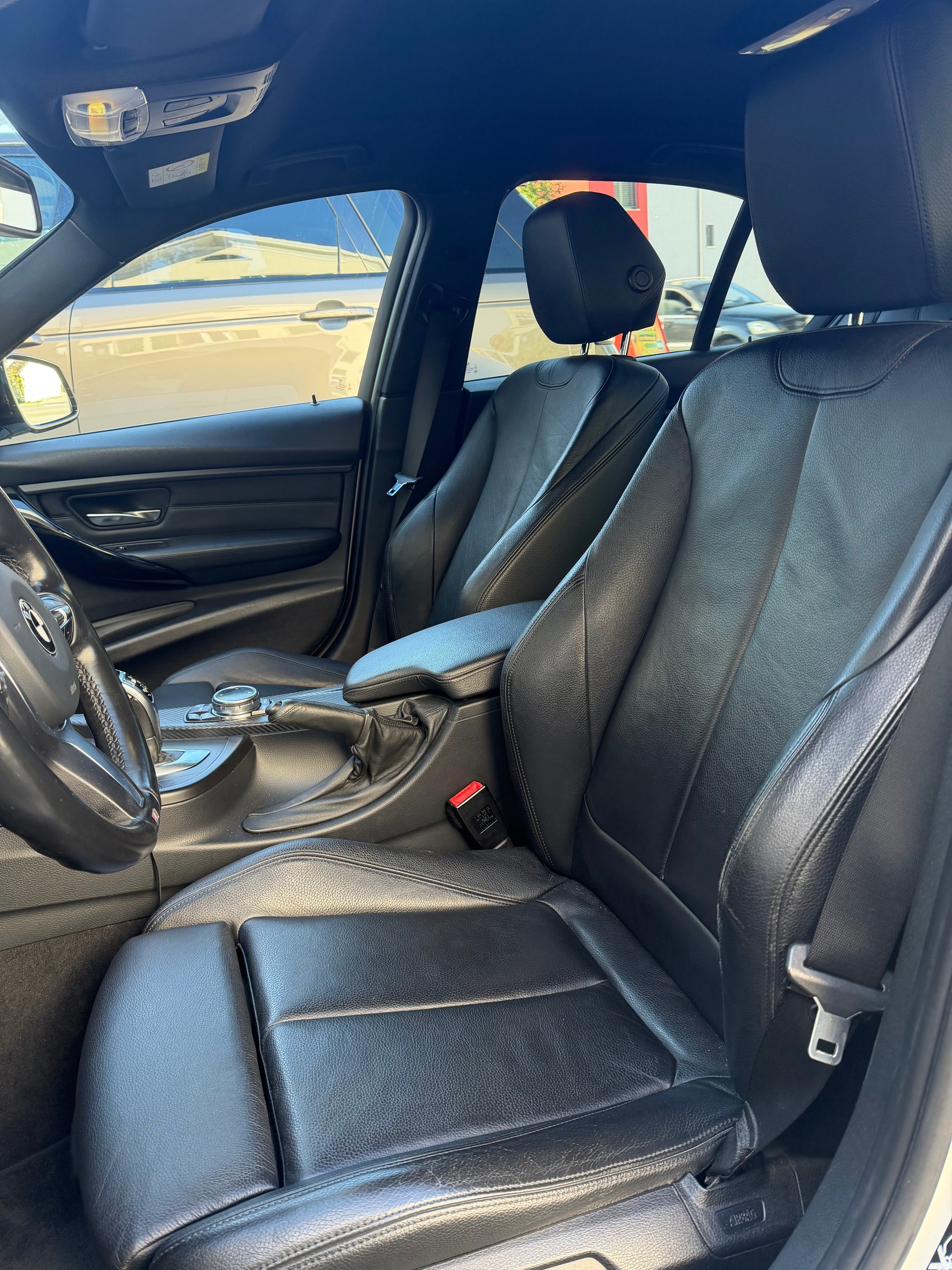 BMW 330d xDrive Steptronic-image-9
