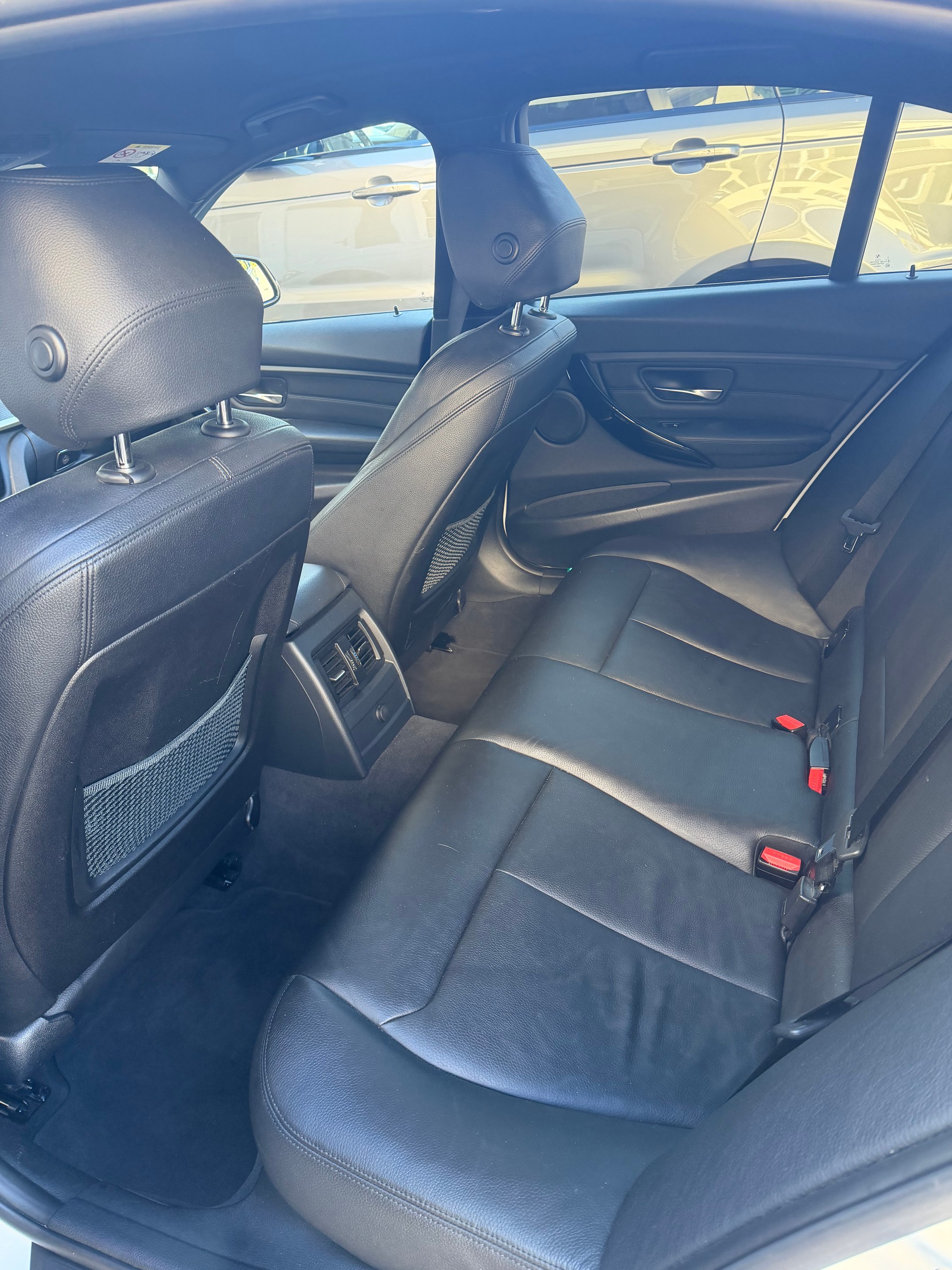 BMW 330d xDrive Steptronic-image-10