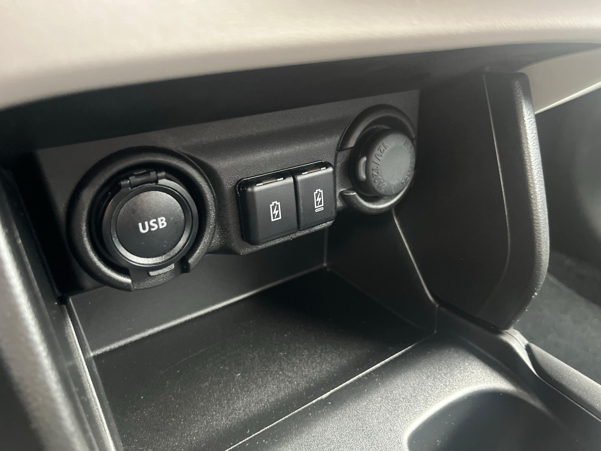 SUZUKI Swift 1.2 Compact+ Hybrid 4x4-image-17