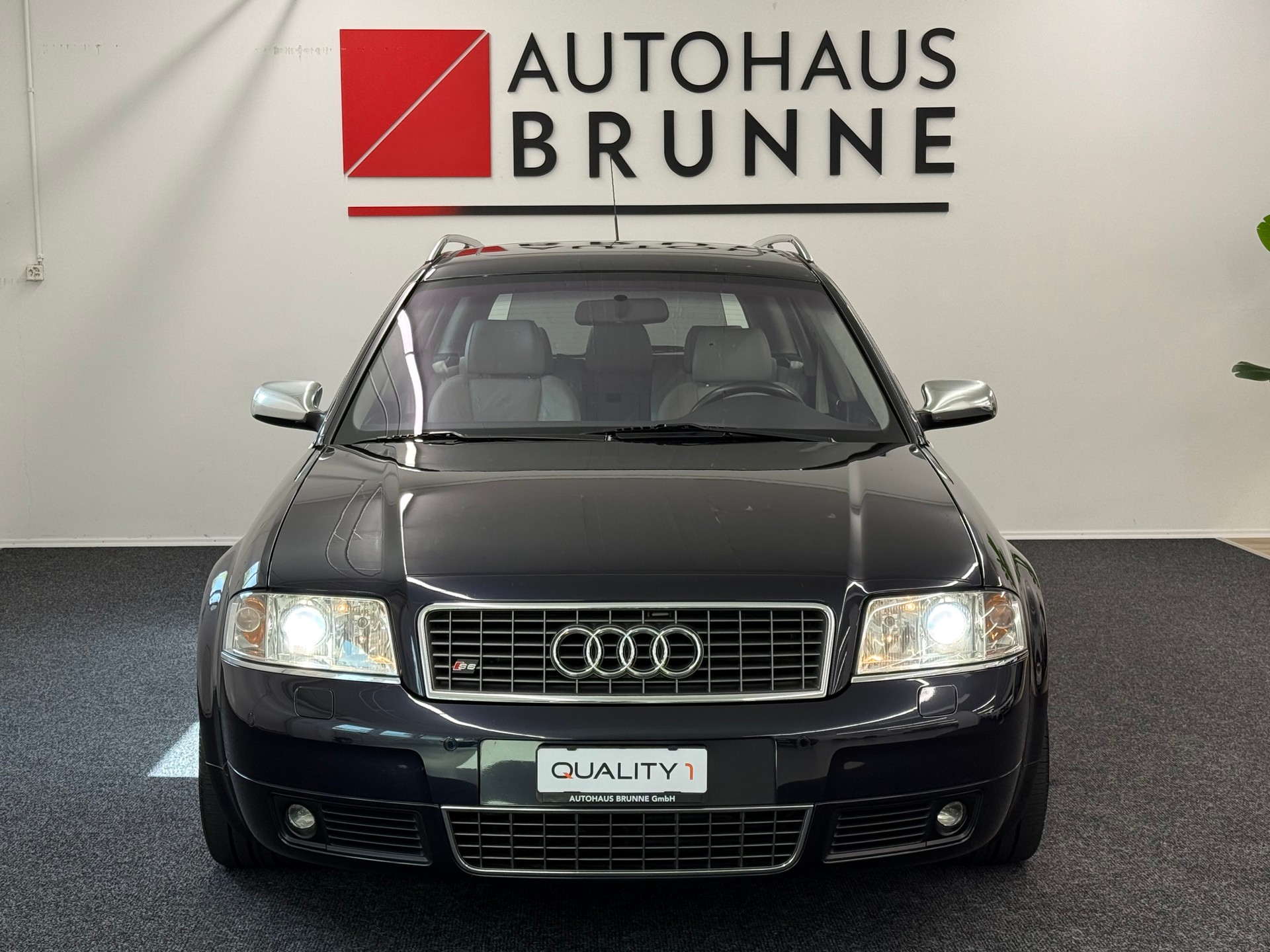AUDI S6 Avant quattro tiptronic-image-1