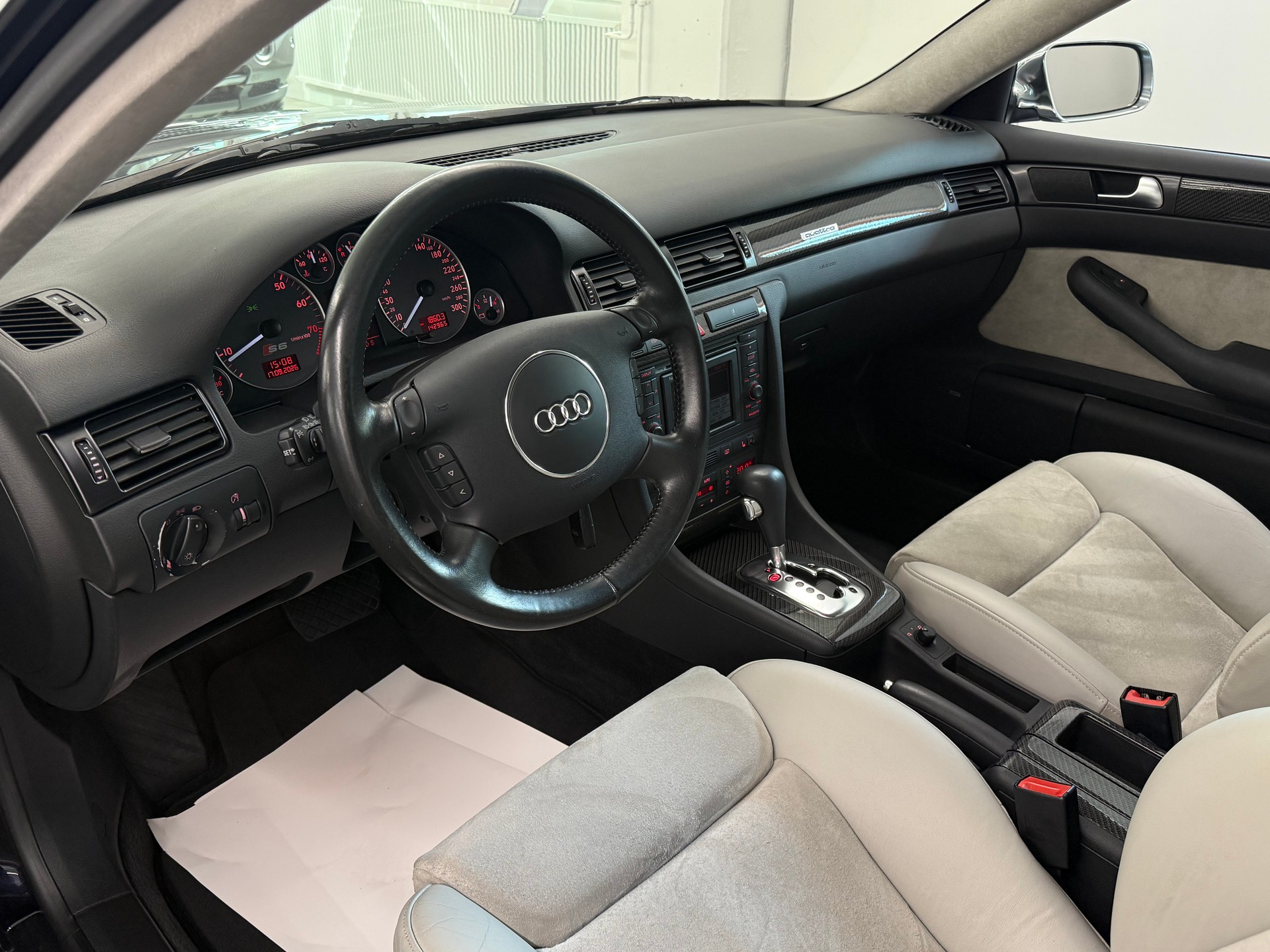 AUDI S6 Avant quattro tiptronic-image-14