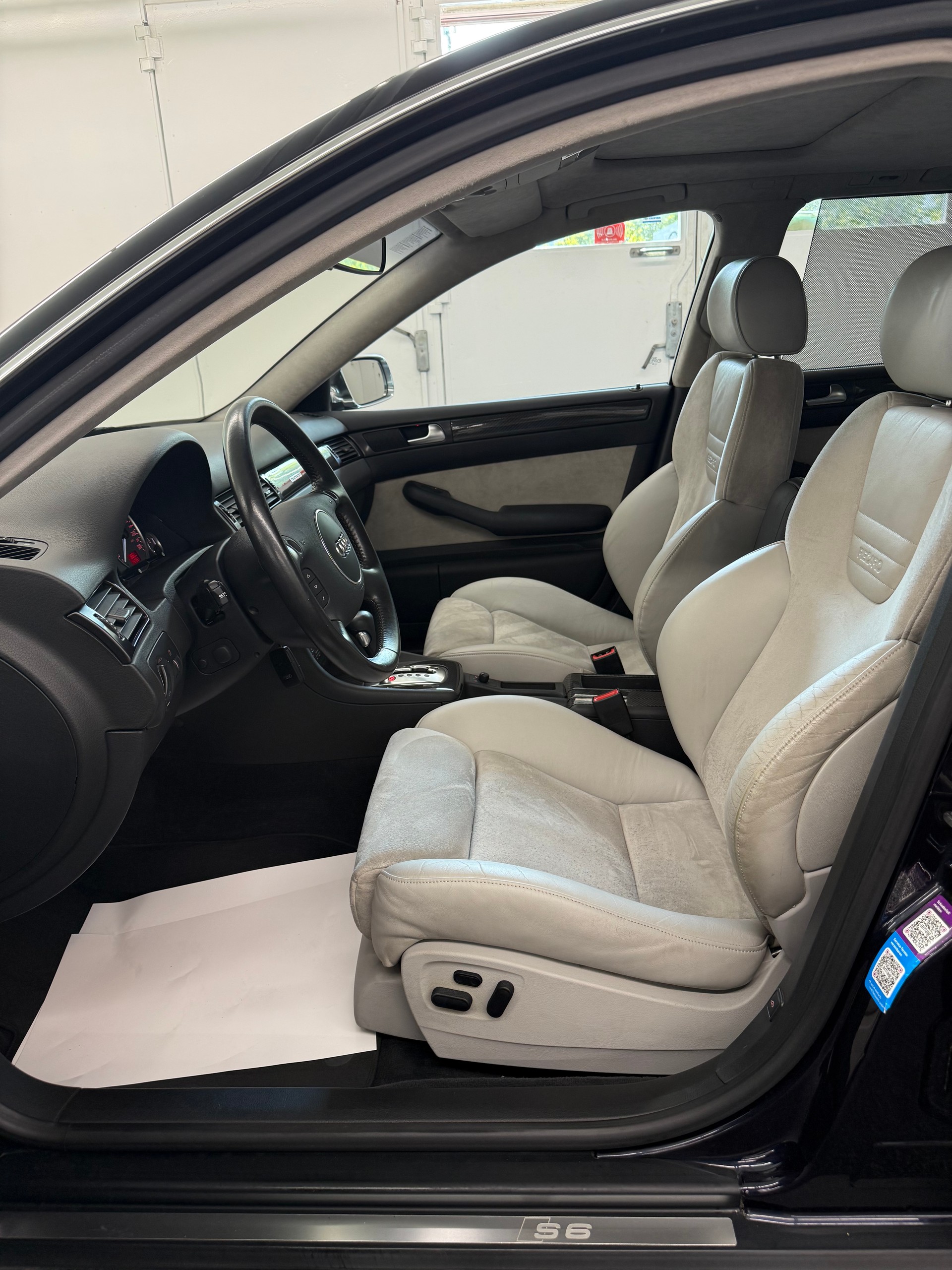 AUDI S6 Avant quattro tiptronic-image-15
