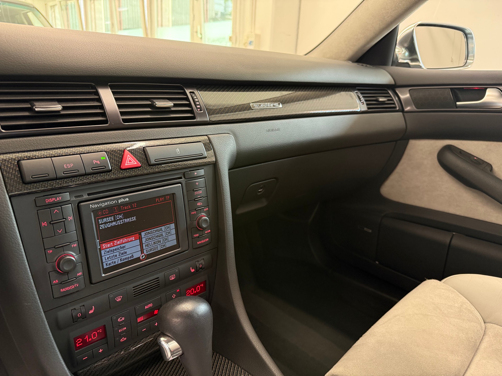 AUDI S6 Avant quattro tiptronic-image-21