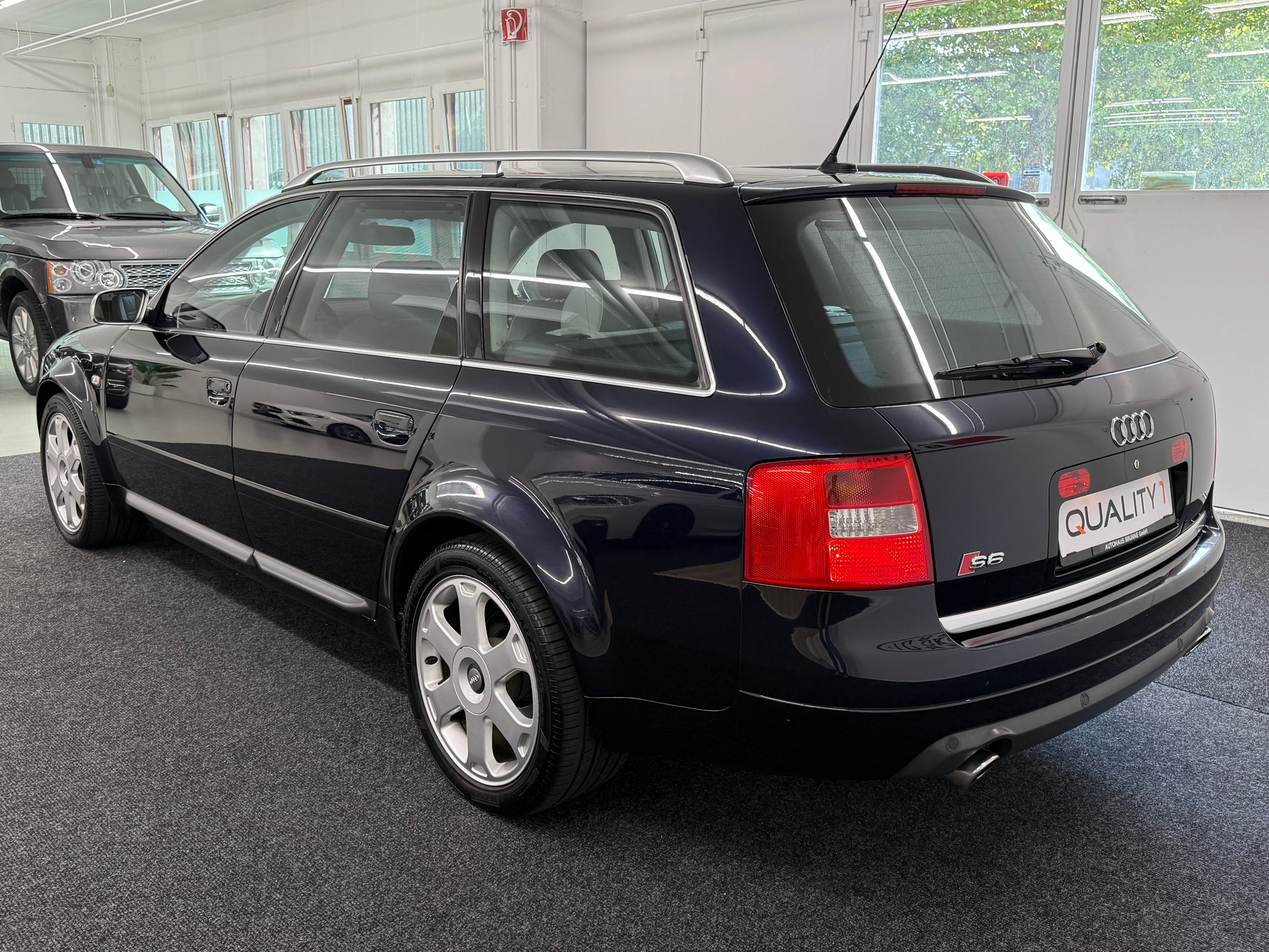 AUDI S6 Avant quattro tiptronic-image-3