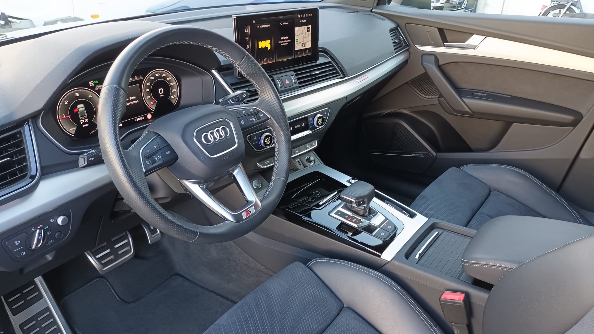 AUDI Q5 40 TDI S-line quattro S-tronic-image-8