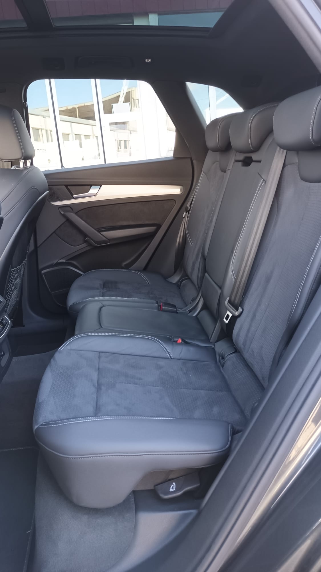 AUDI Q5 40 TDI S-line quattro S-tronic-image-13