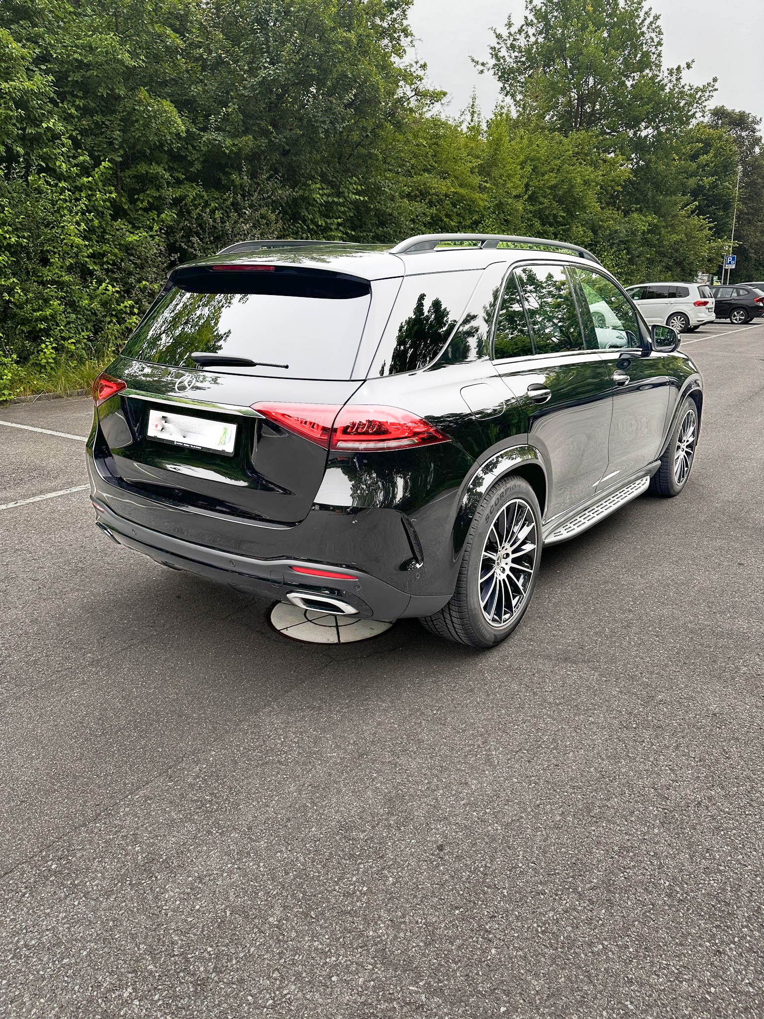 MERCEDES-BENZ GLE 300 d AMG Line 4matic-image-1