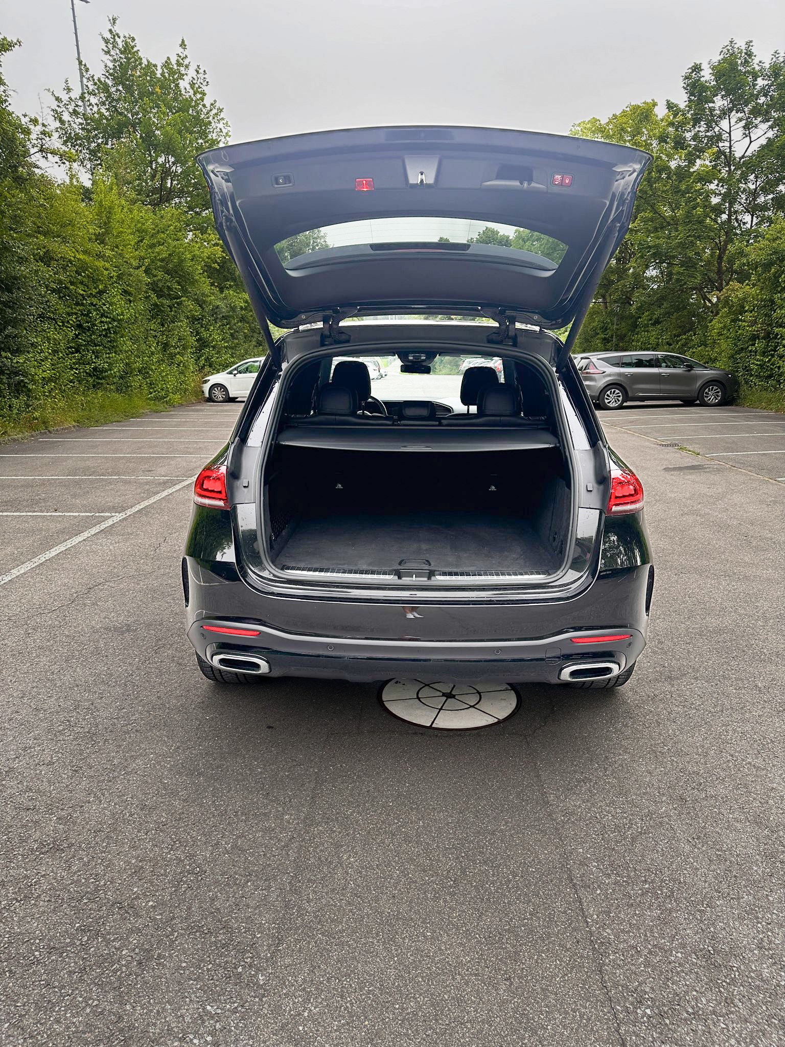 MERCEDES-BENZ GLE 300 d AMG Line 4matic-image-3